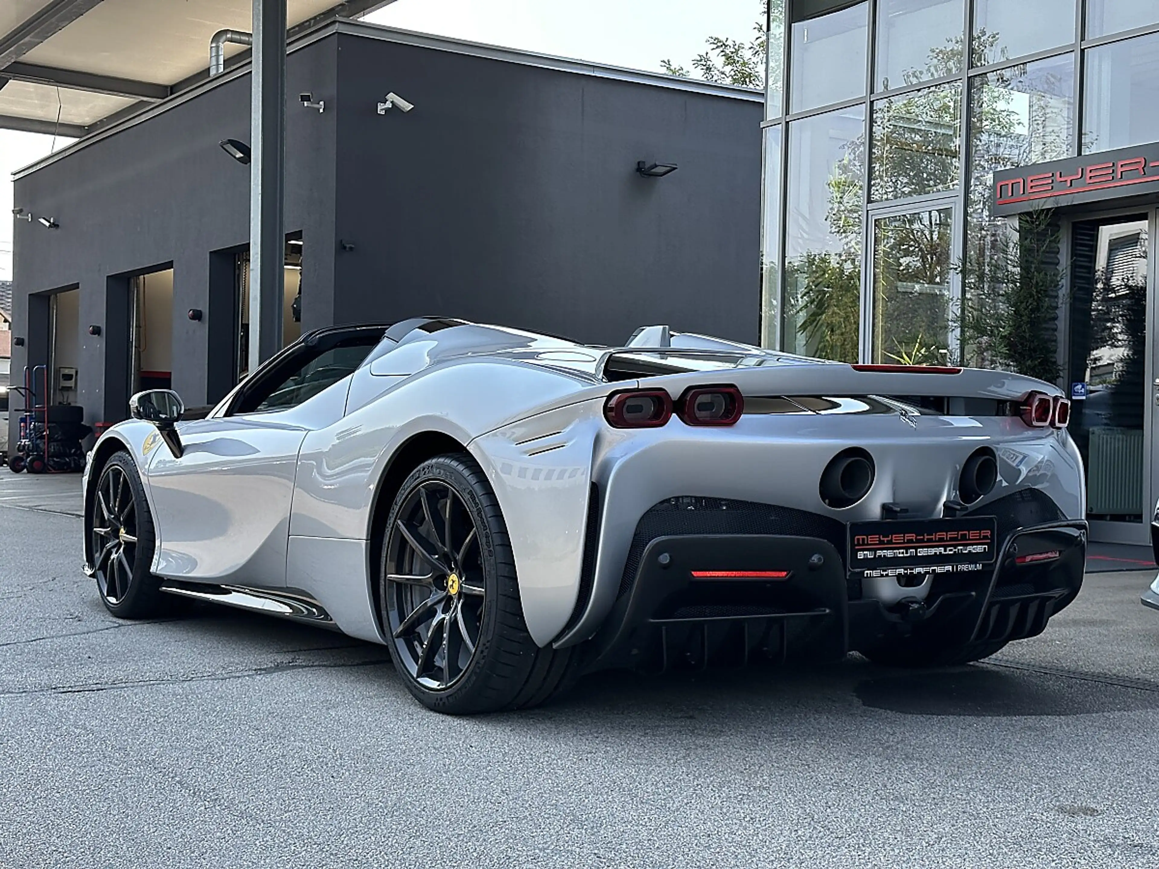 Ferrari SF90 Spider F1-DCT !!MEGAVOLL!! — photo 15