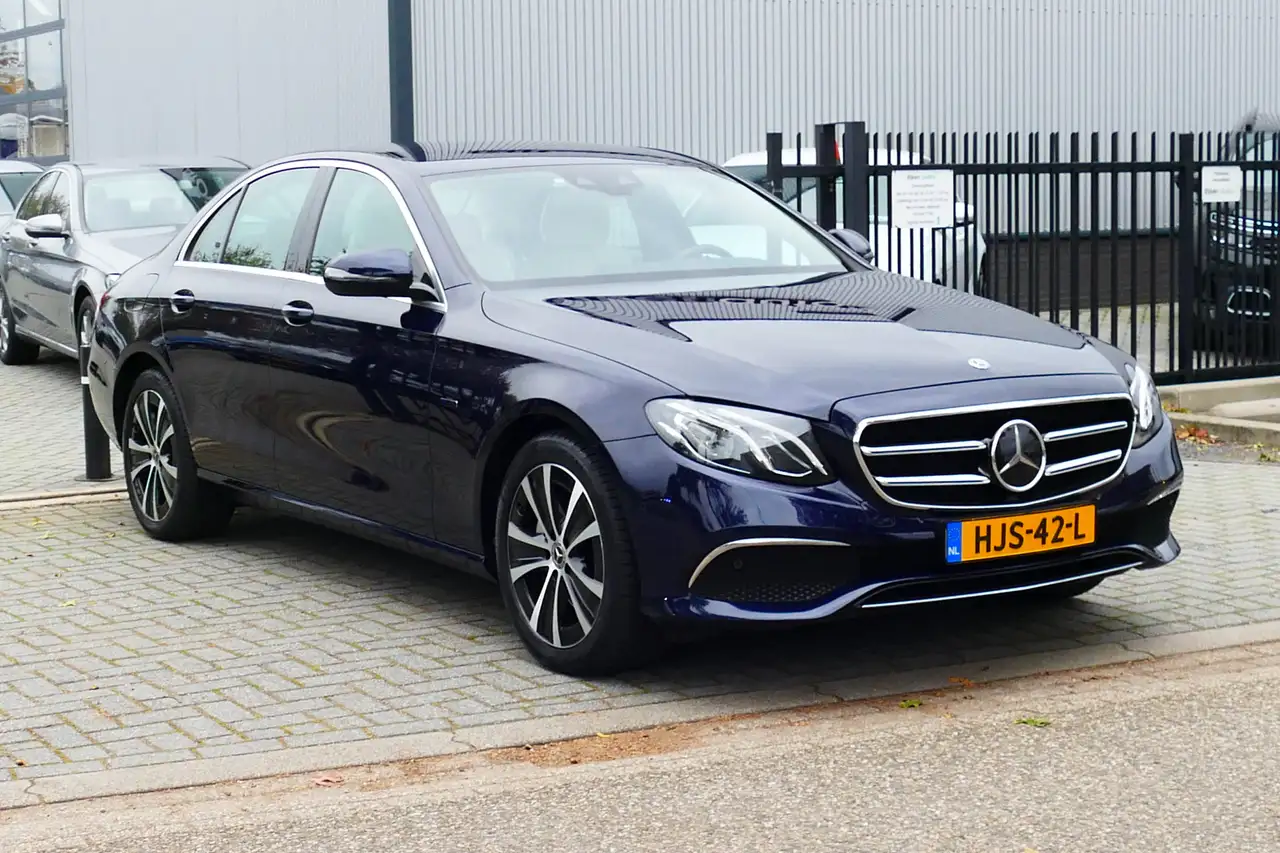 Mercedes-Benz E 300