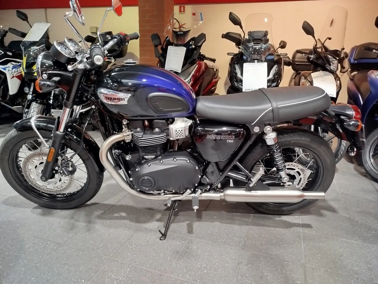 Triumph Bonneville T100 stealth edition Blu/Azzurro - 2