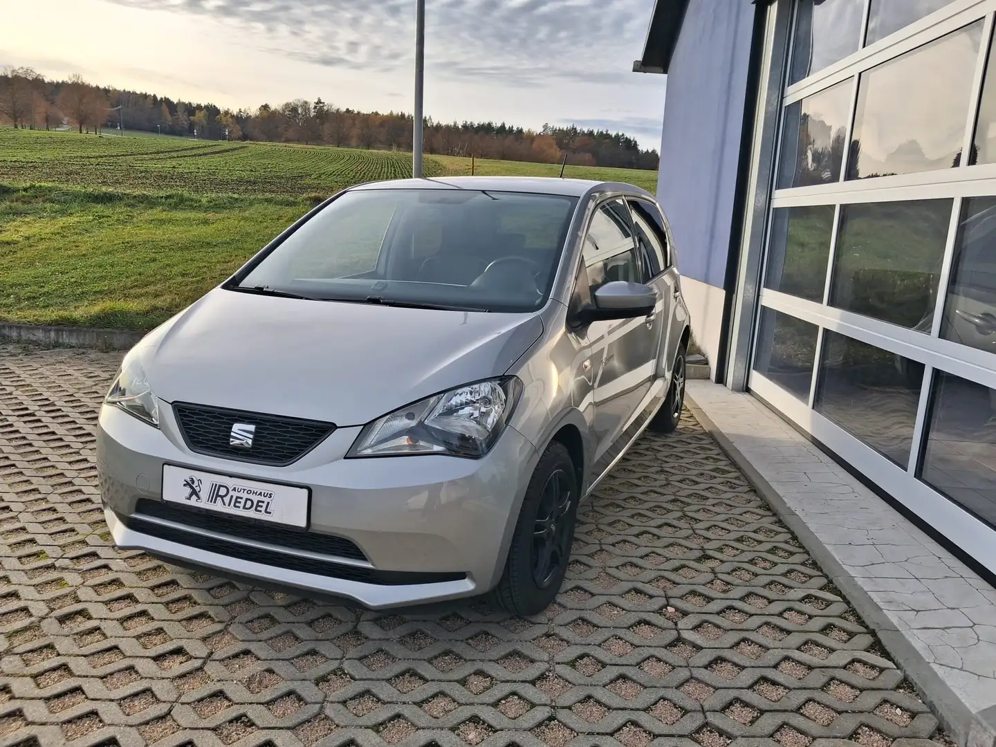 SEAT Mii Chic Sitzheizung Winterräder Silber - 2