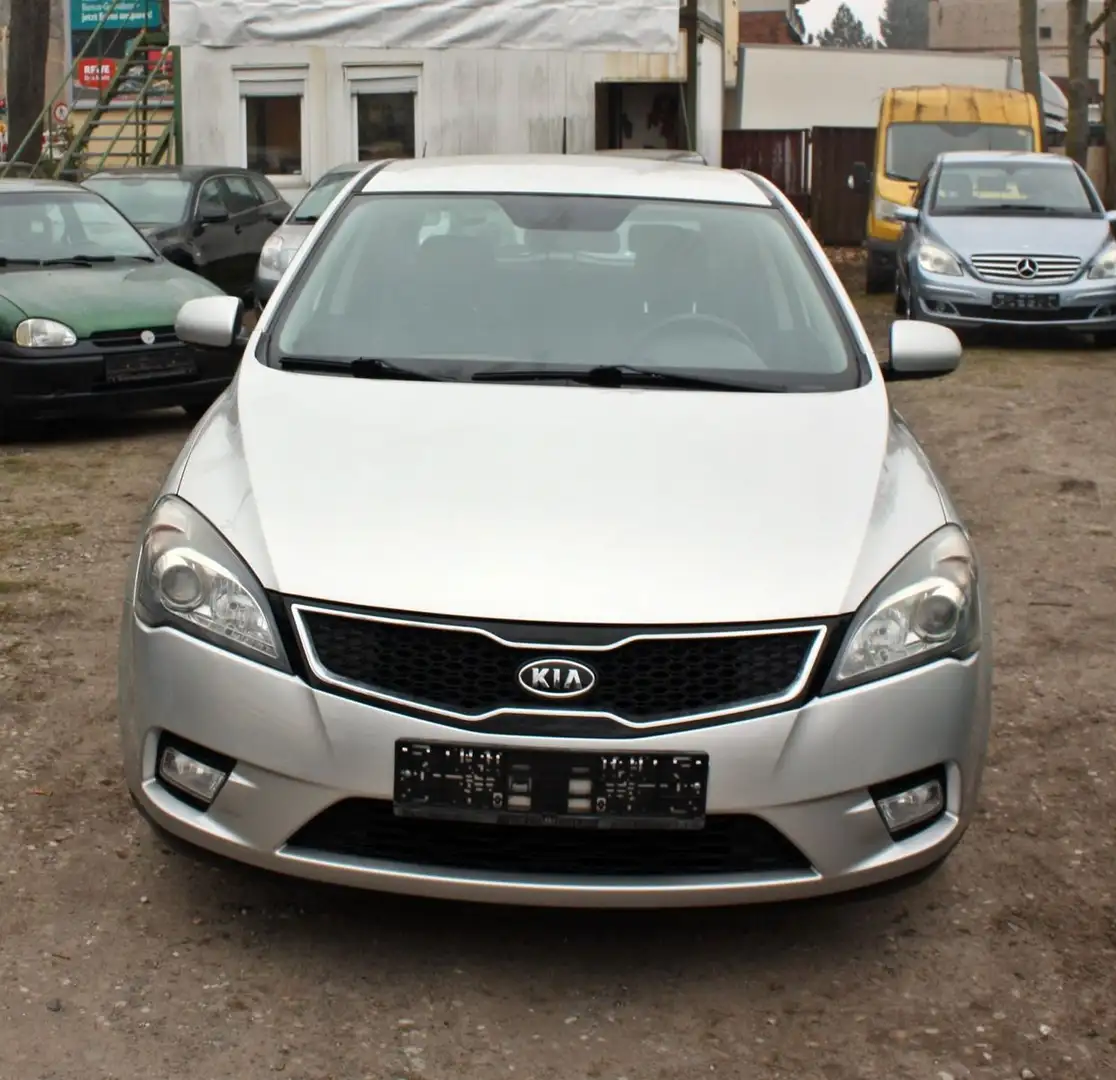 Kia Ceed / cee'd Ceed / Navi/TÜV/AU 03/2027 Argintiu - 2