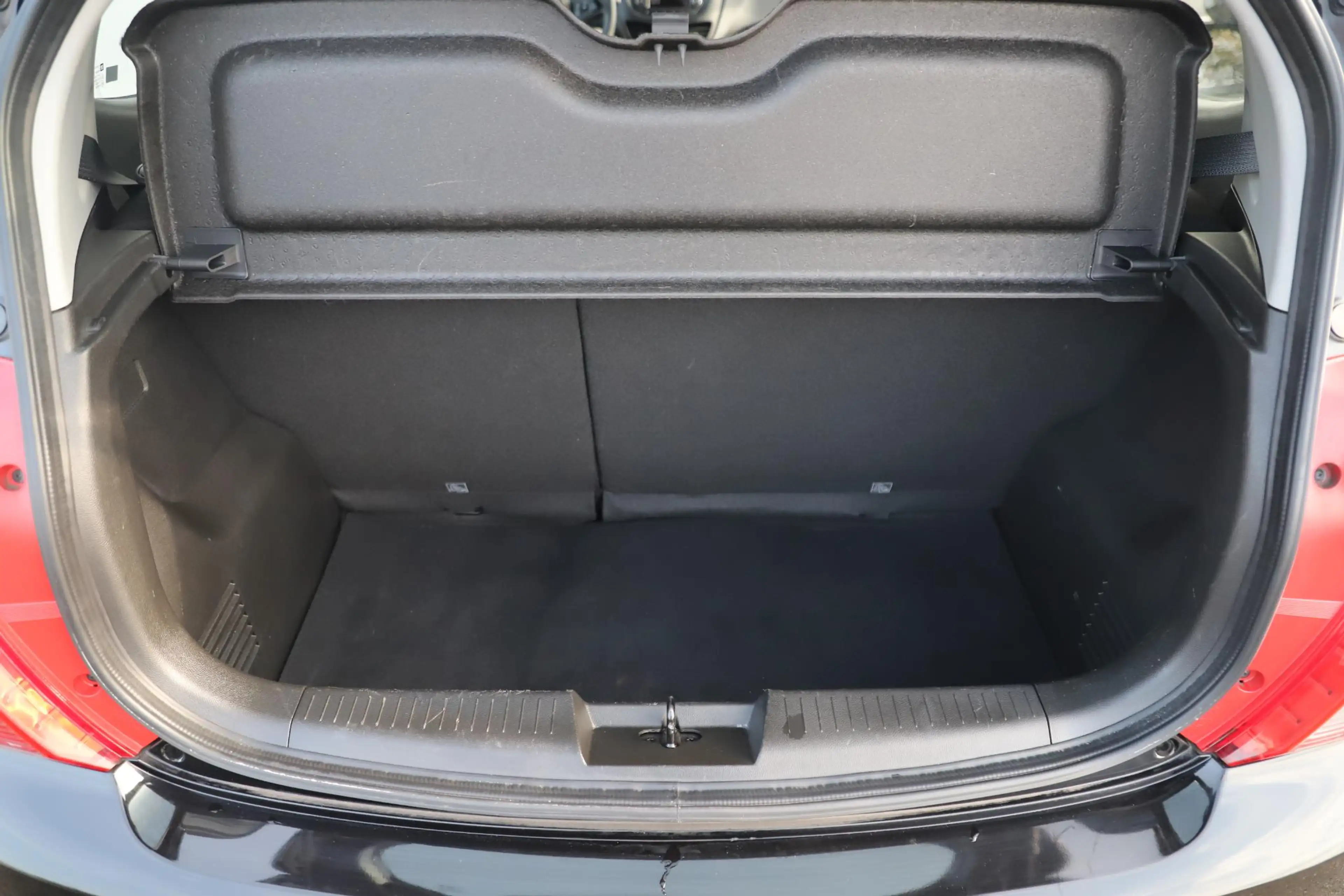 Opel Karl 1.0 ecoFLEX 120 Jaar Edition Airco Radio Bluetooth — photo 8