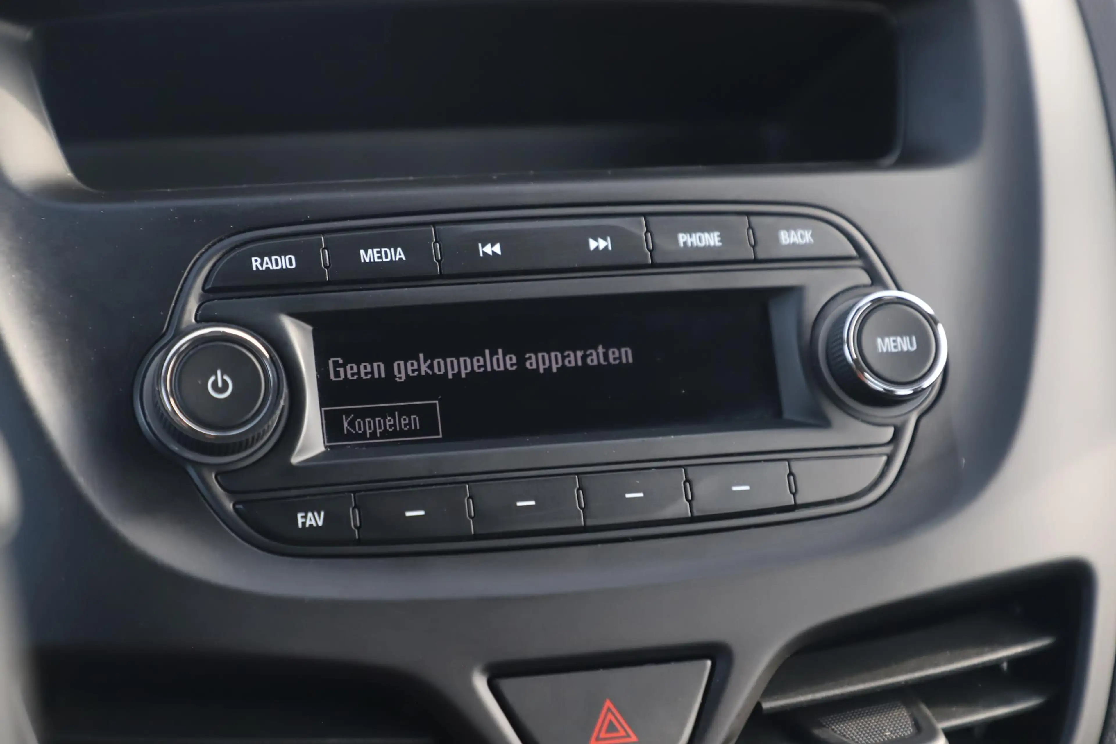 Opel Karl 1.0 ecoFLEX 120 Jaar Edition Airco Radio Bluetooth — photo 16