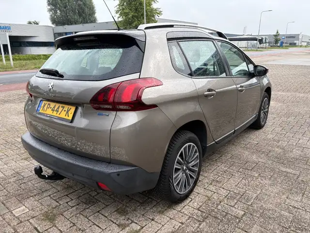 Peugeot 2008 view 5