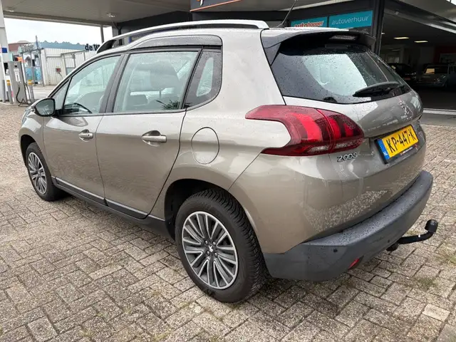 Peugeot 2008 view 6