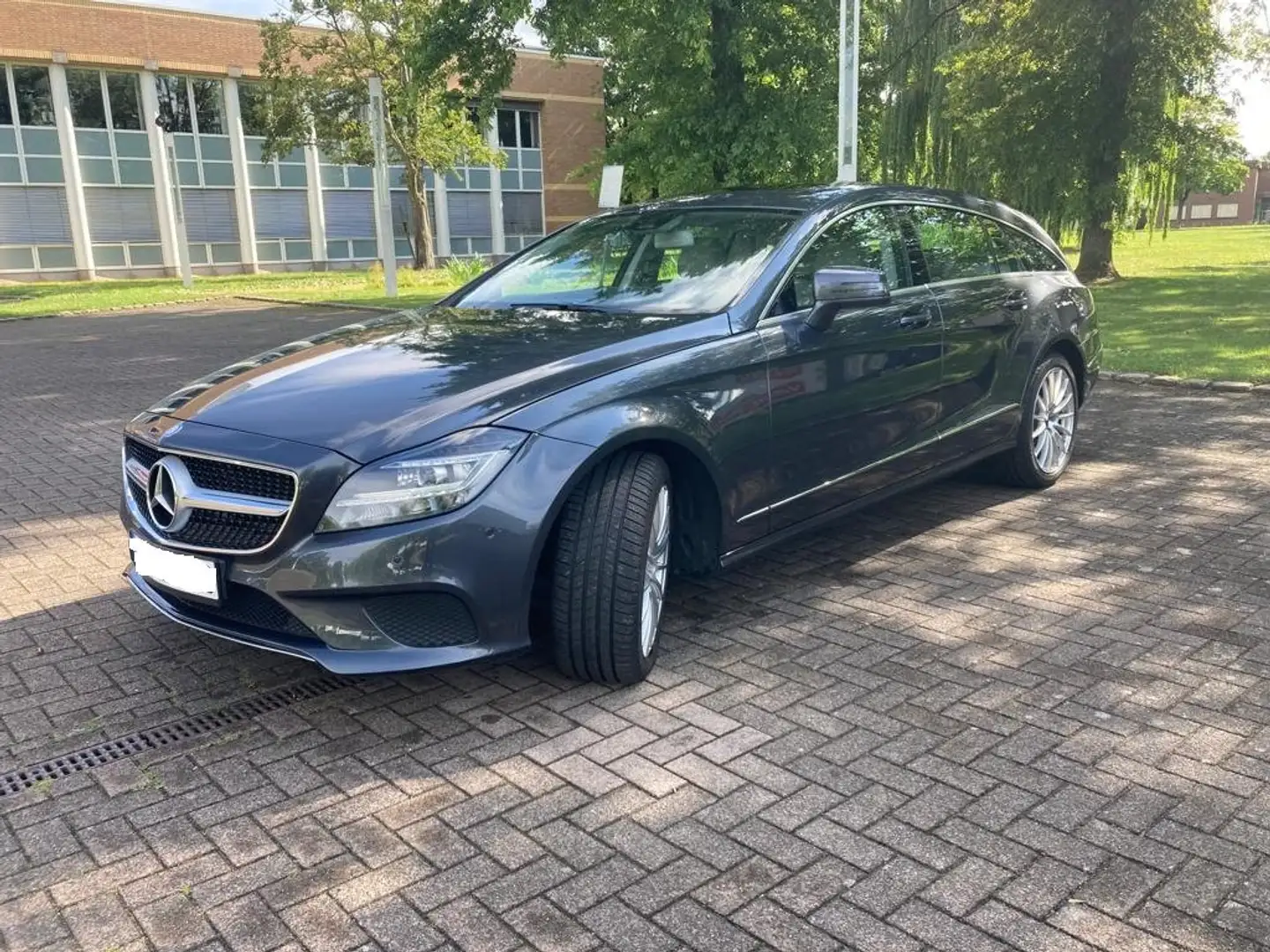 Mercedes-Benz CLS 350 CLS Shooting Brake 350 BlueTEC 4Matic 7G-TRONIC Grau - 1