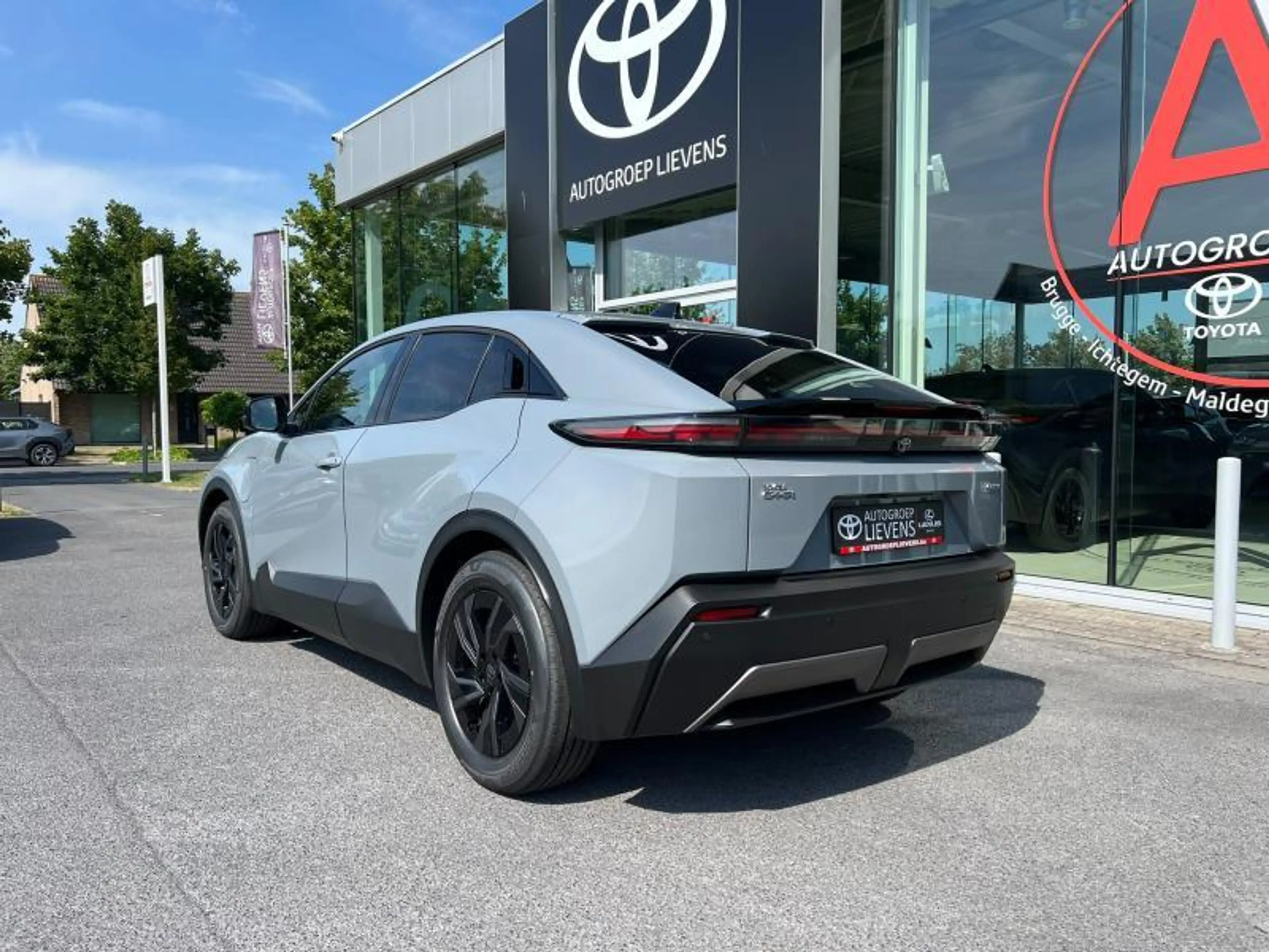 Toyota C-HR+ 77KwH- BUSINESS — photo 4