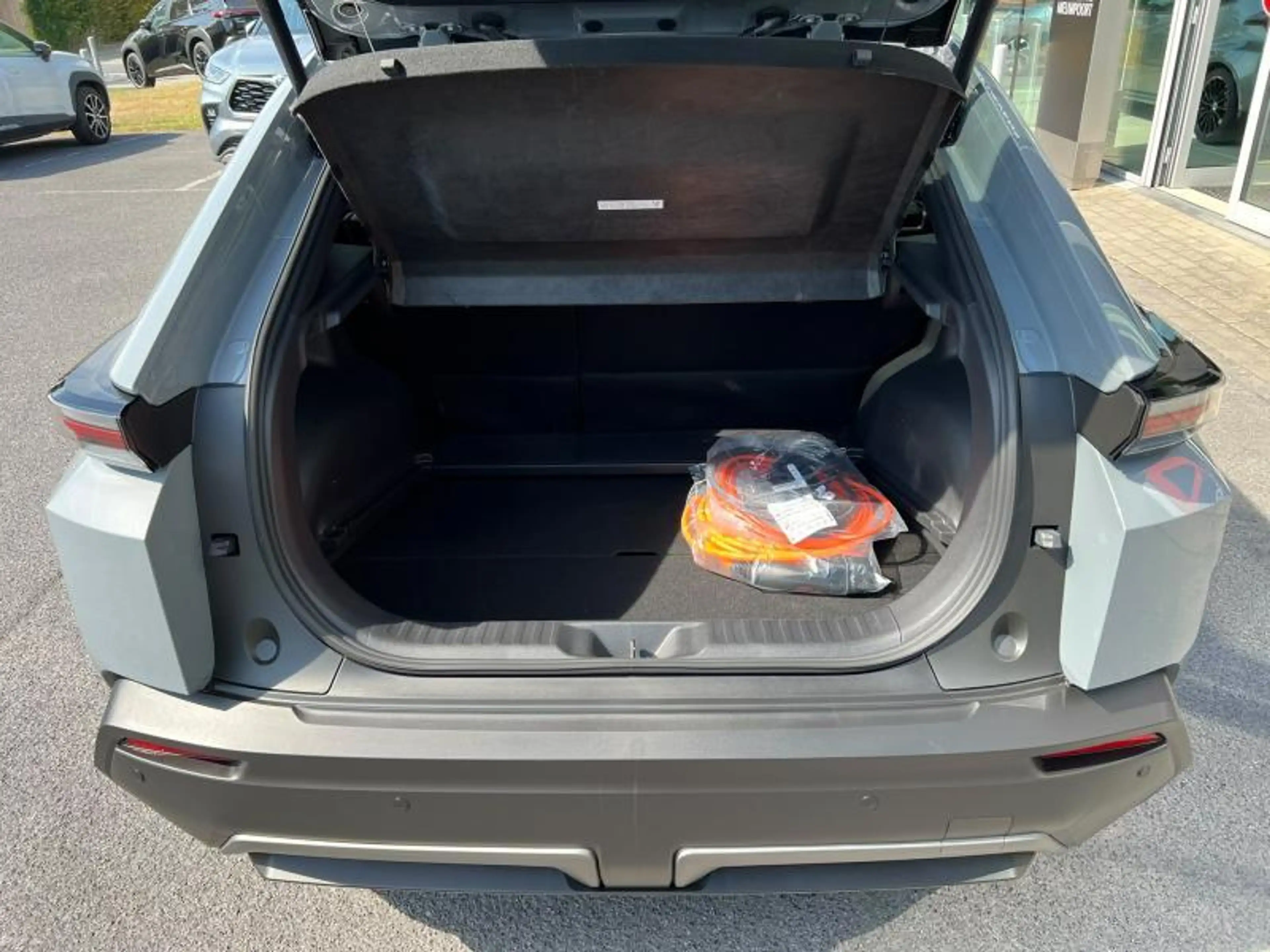 Toyota C-HR+ 77KwH- BUSINESS — photo 8
