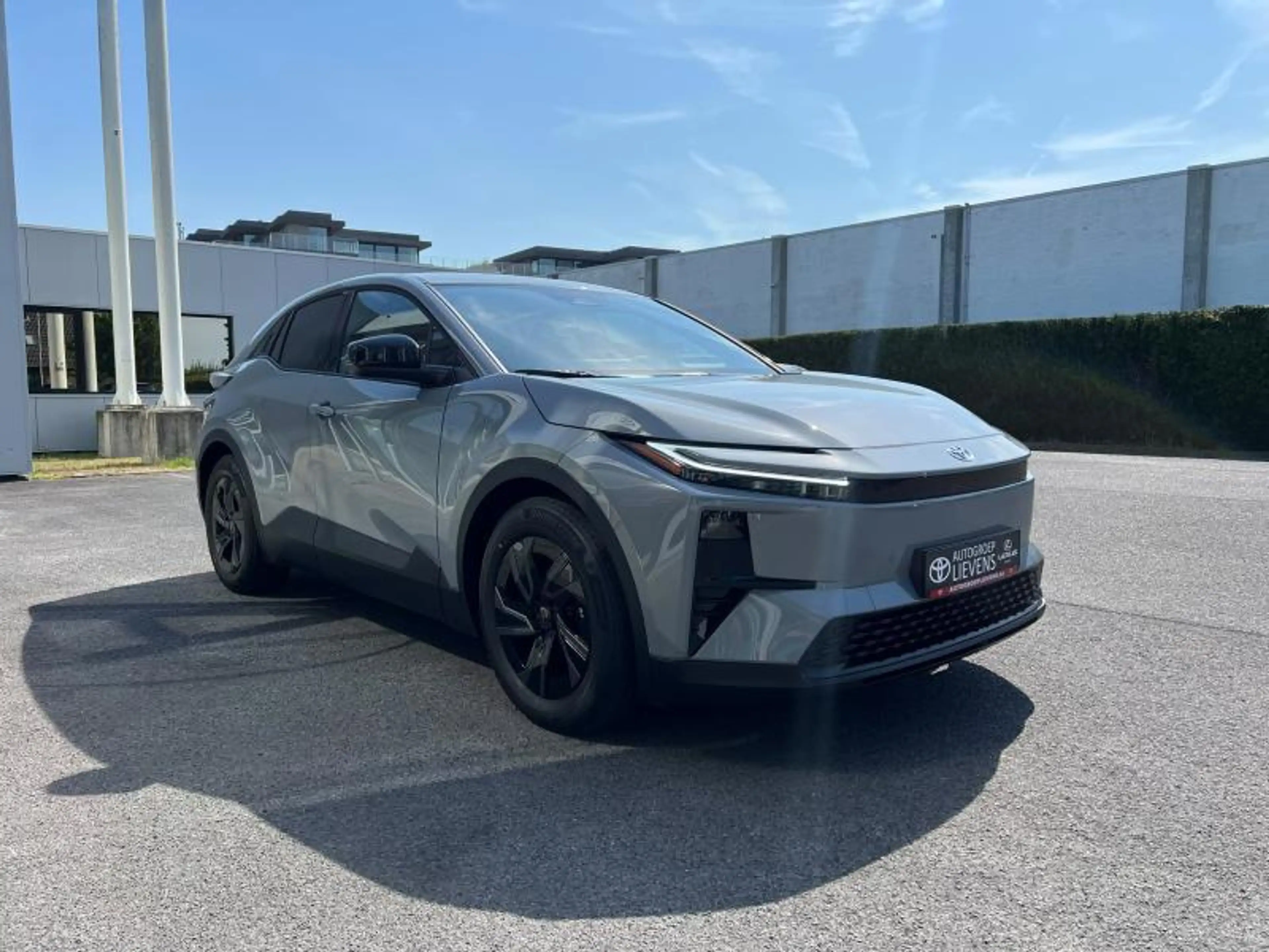 Toyota C-HR+ 77KwH- BUSINESS — photo 3
