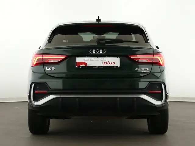 Audi Q3 view 7