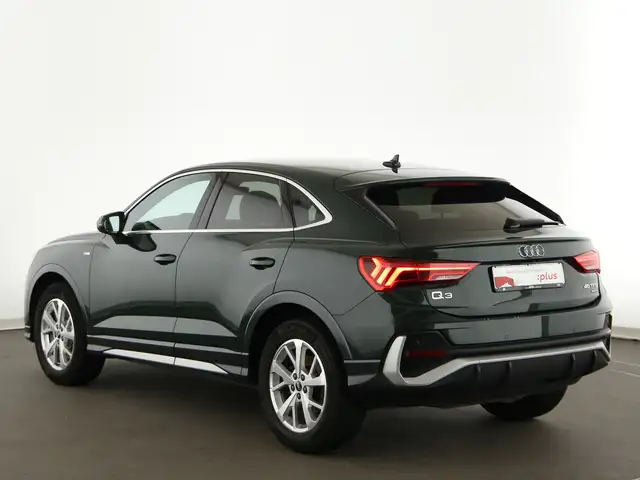 Audi Q3 view 6