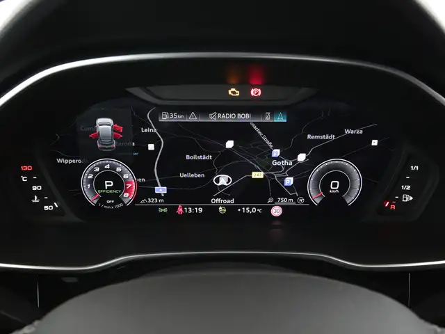 Audi Q3 view 13