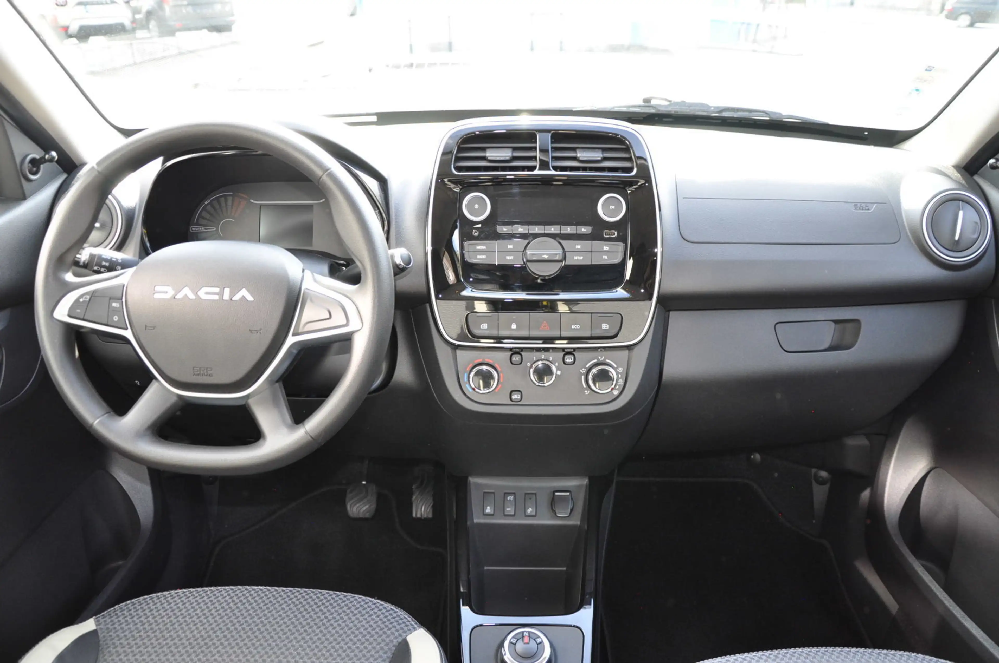 Dacia Spring Business 45 *PDC*Kamera*NAVI* — photo 12