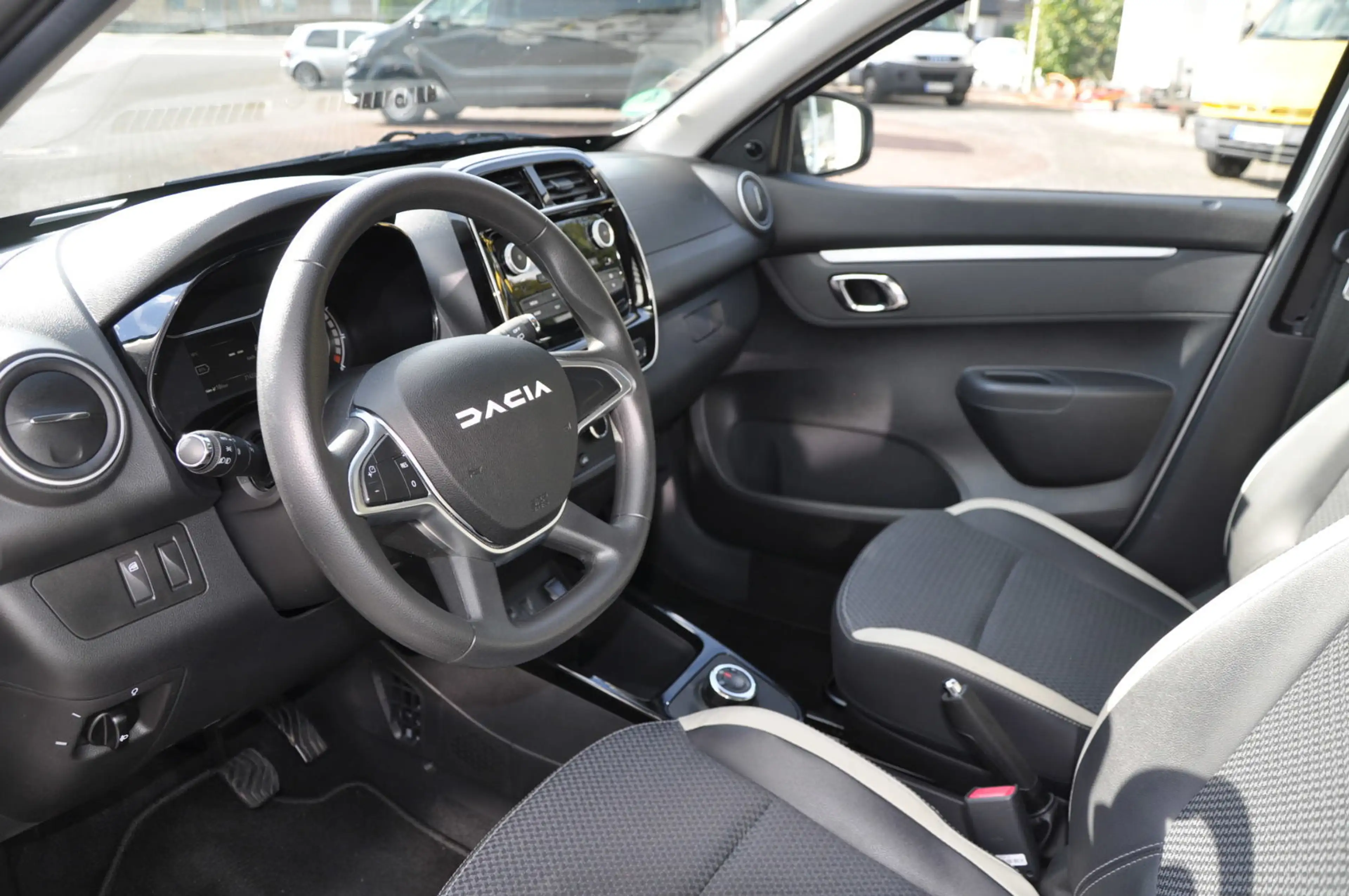 Dacia Spring Business 45 *PDC*Kamera*NAVI* — photo 10
