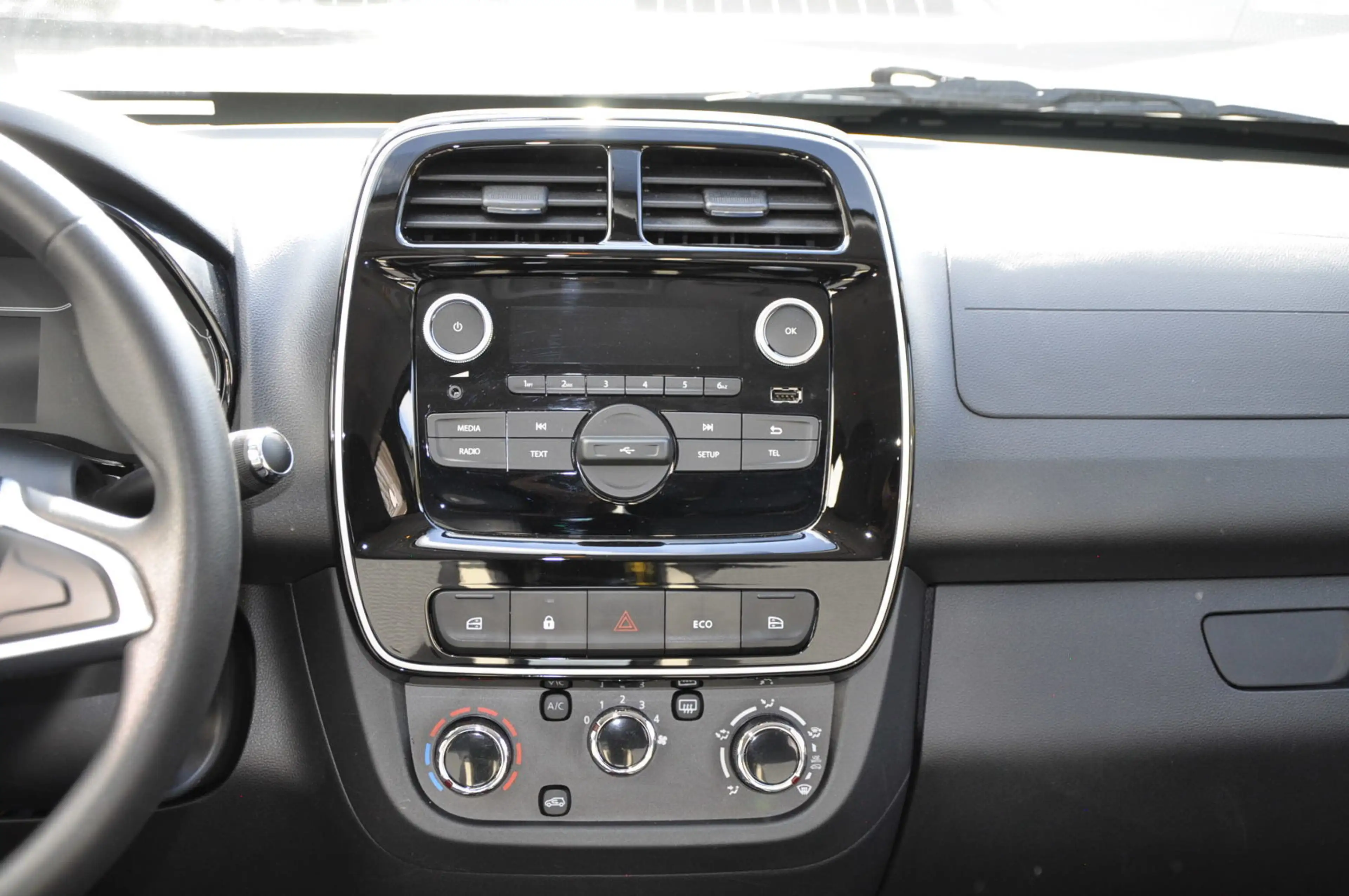 Dacia Spring Business 45 *PDC*Kamera*NAVI* — photo 13