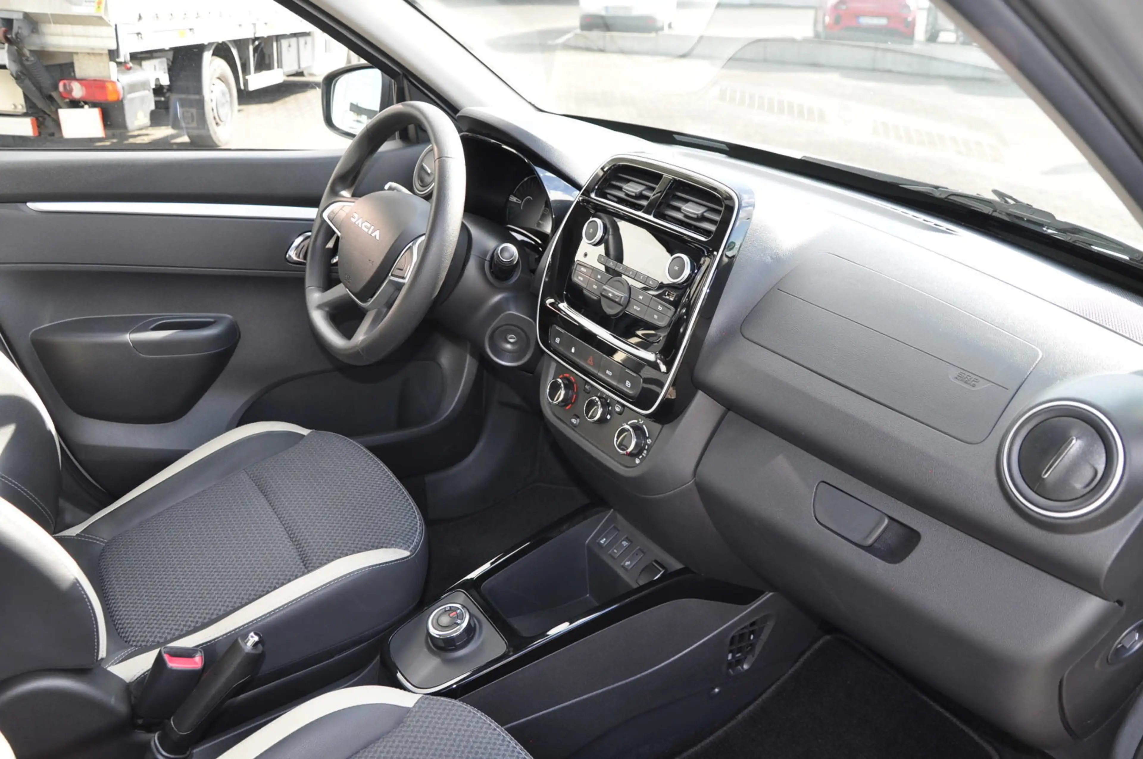 Dacia Spring Business 45 *PDC*Kamera*NAVI* — photo 11