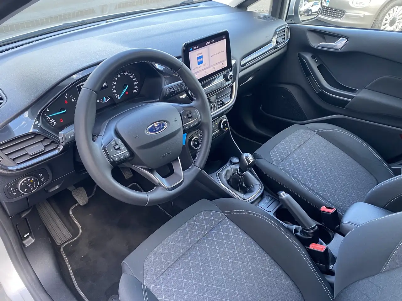 Ford Fiesta Active — photo 8