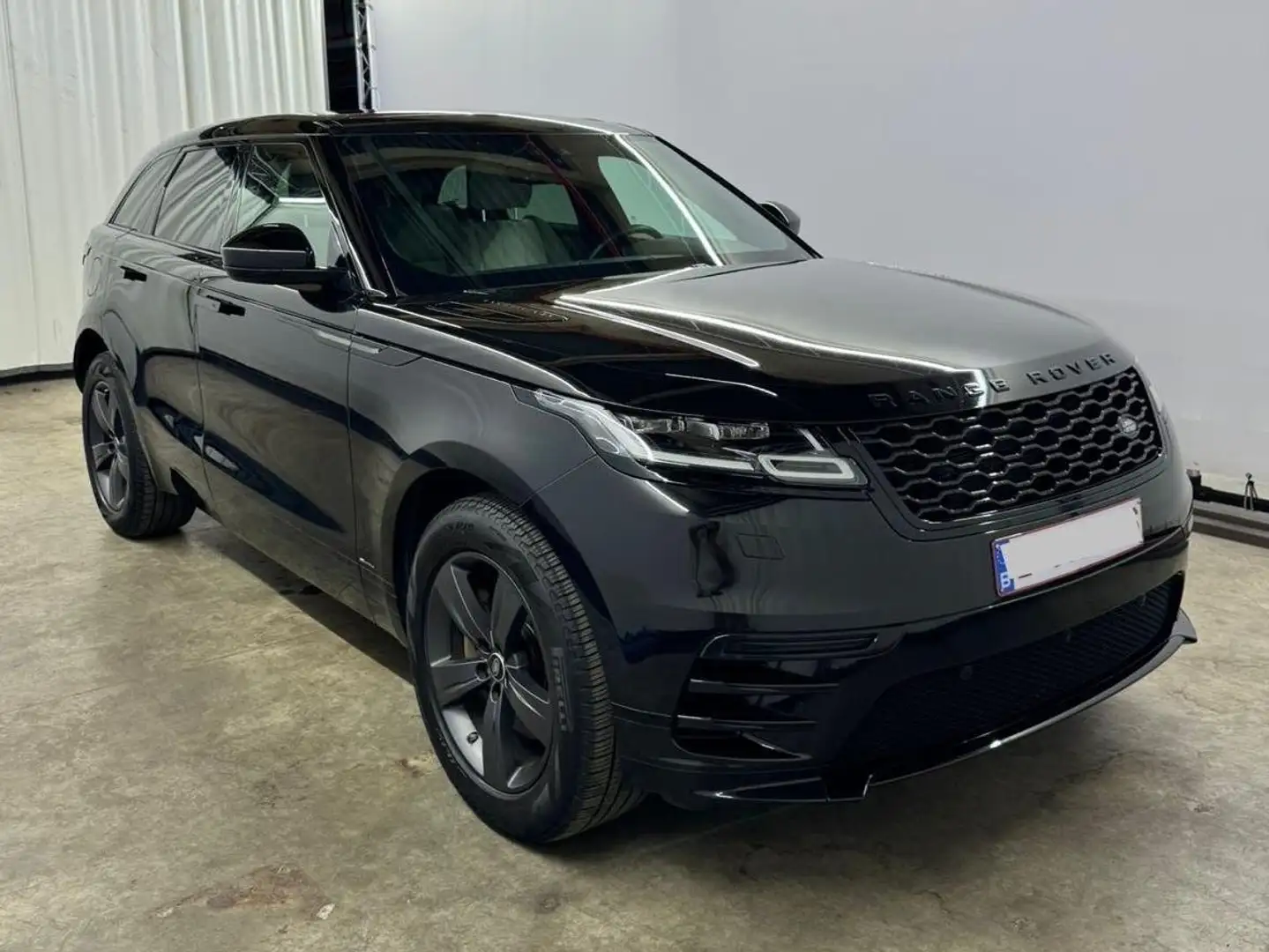 Land Rover Range Rover Velar Range Rover Velar 3.0d R-Dynamic S Zwart - 1