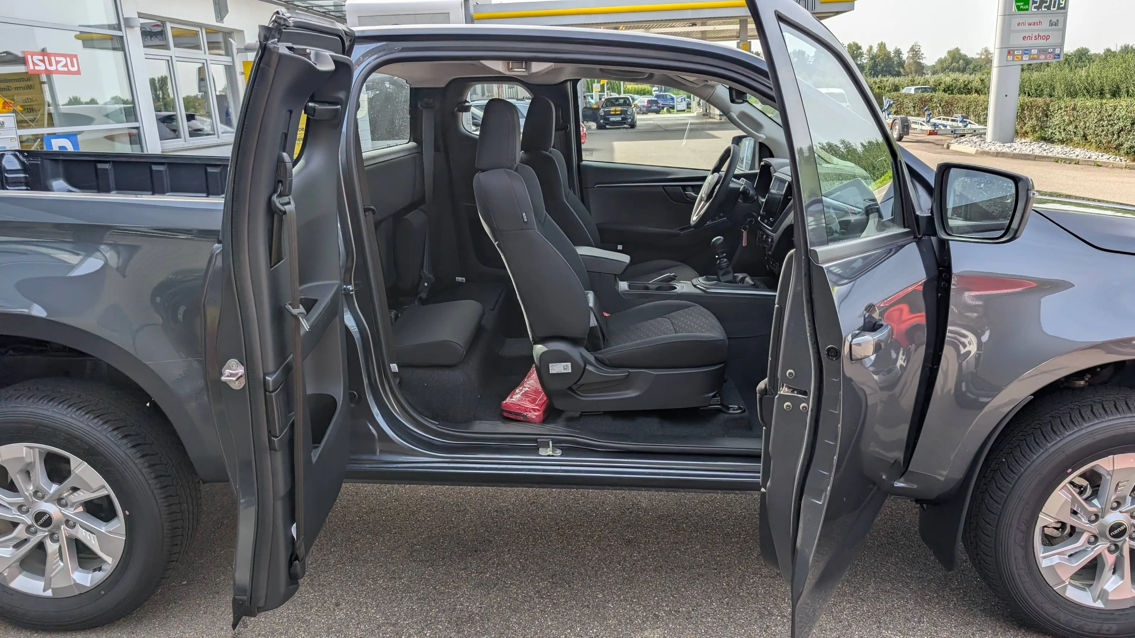 Isuzu D-Max D-Max 2.2 Space Cab 4WD LS SCHALTER — photo 6