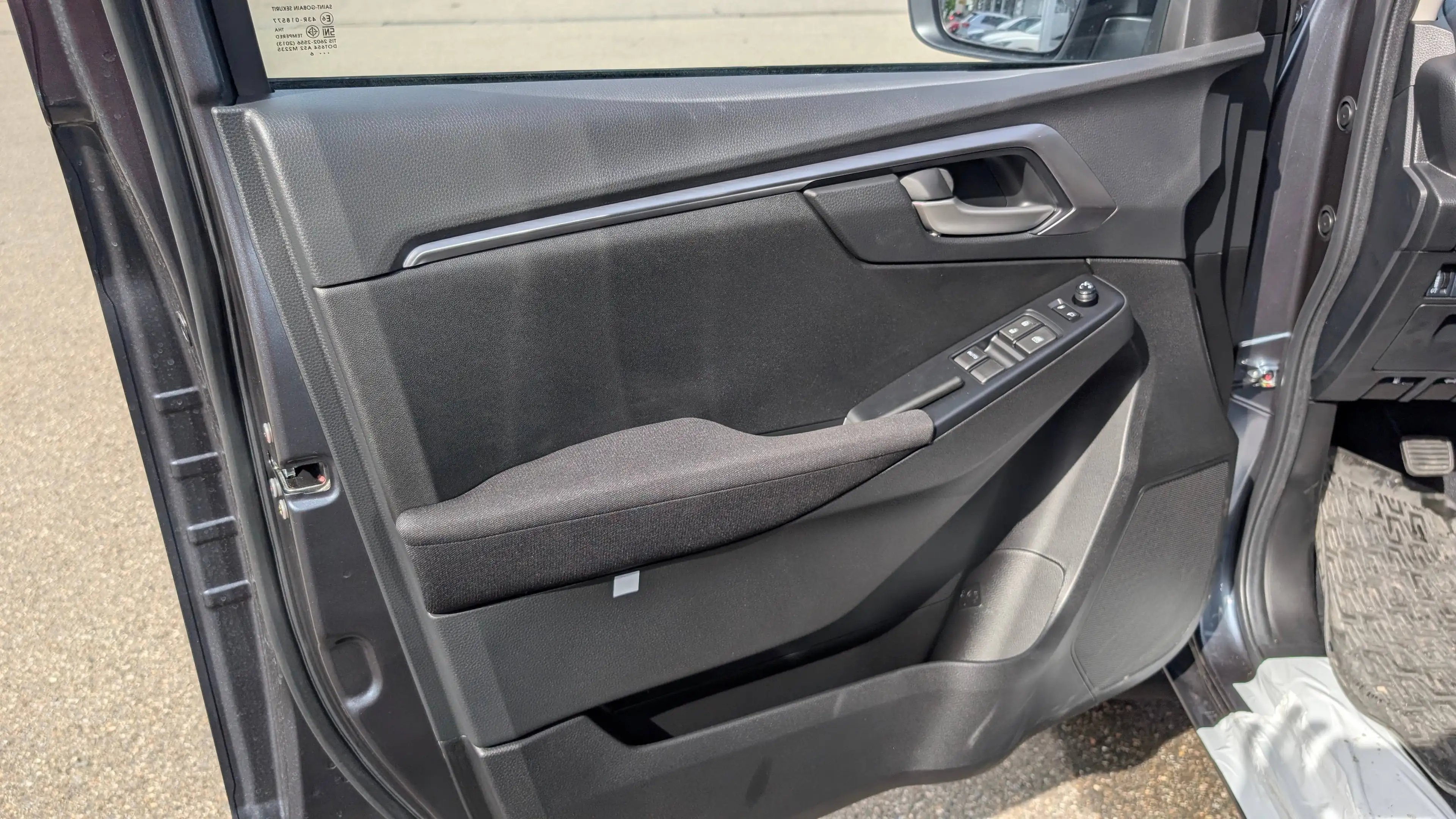 Isuzu D-Max D-Max 2.2 Space Cab 4WD LS SCHALTER — photo 10