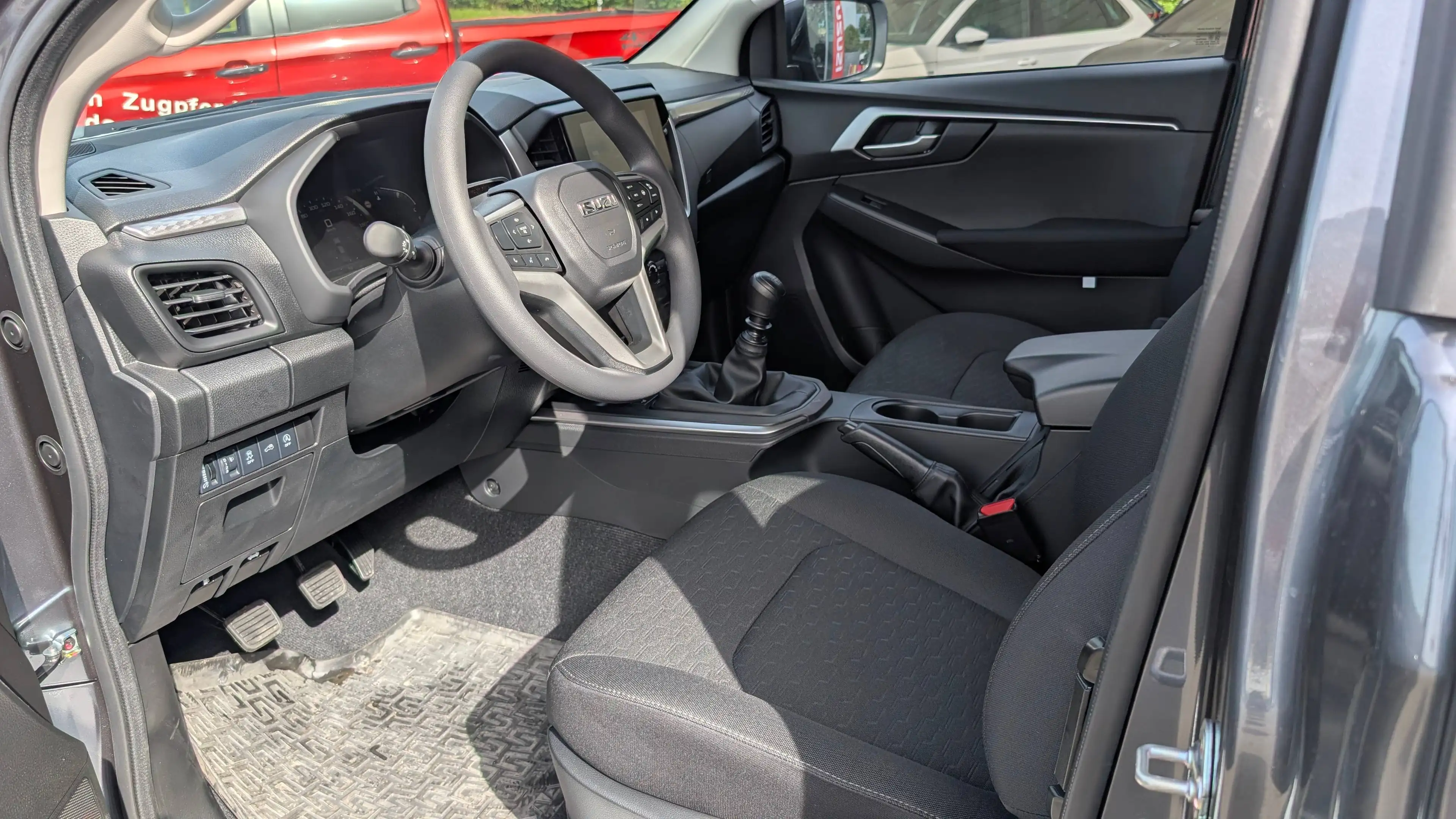 Isuzu D-Max D-Max 2.2 Space Cab 4WD LS SCHALTER — photo 9