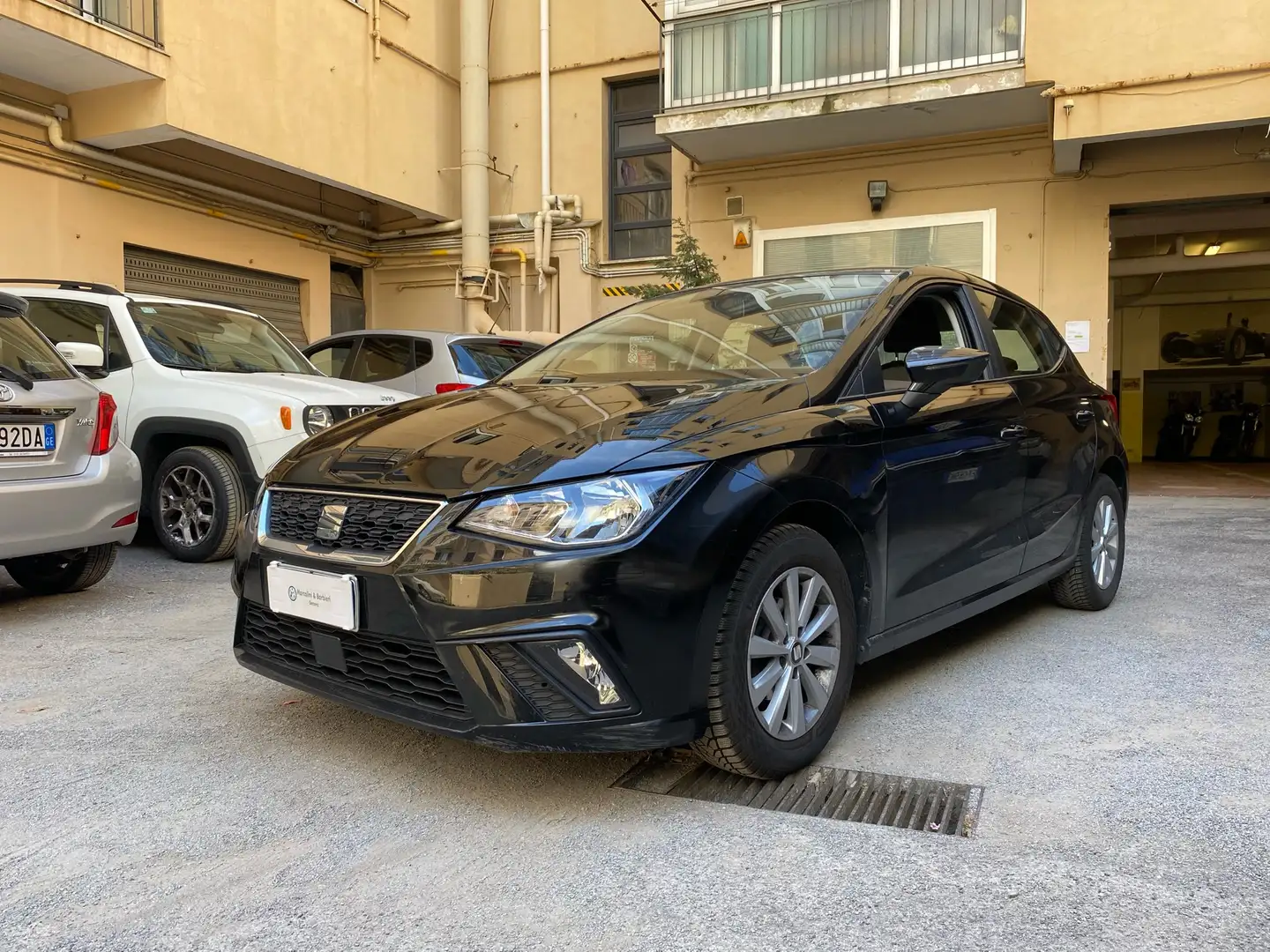 SEAT Ibiza 1.0 75CV Fekete - 1