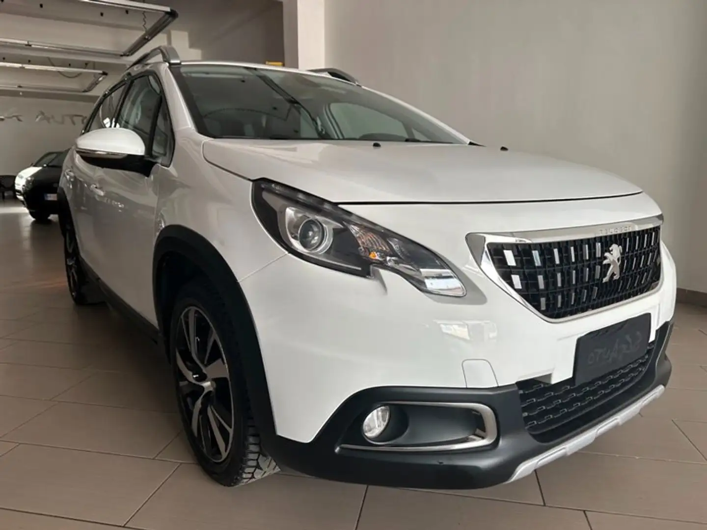 Peugeot 2008 2008 1.6 bluehdi Allure 100cv my16 Wit - 1
