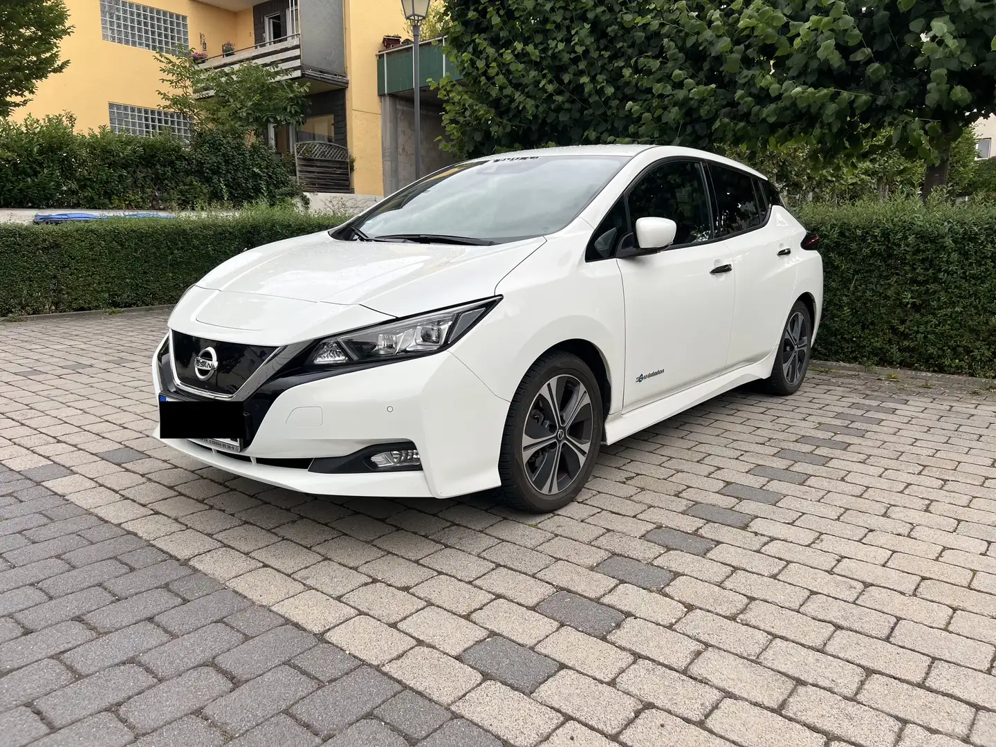 Nissan Leaf 40 kWh N-Connecta - 1