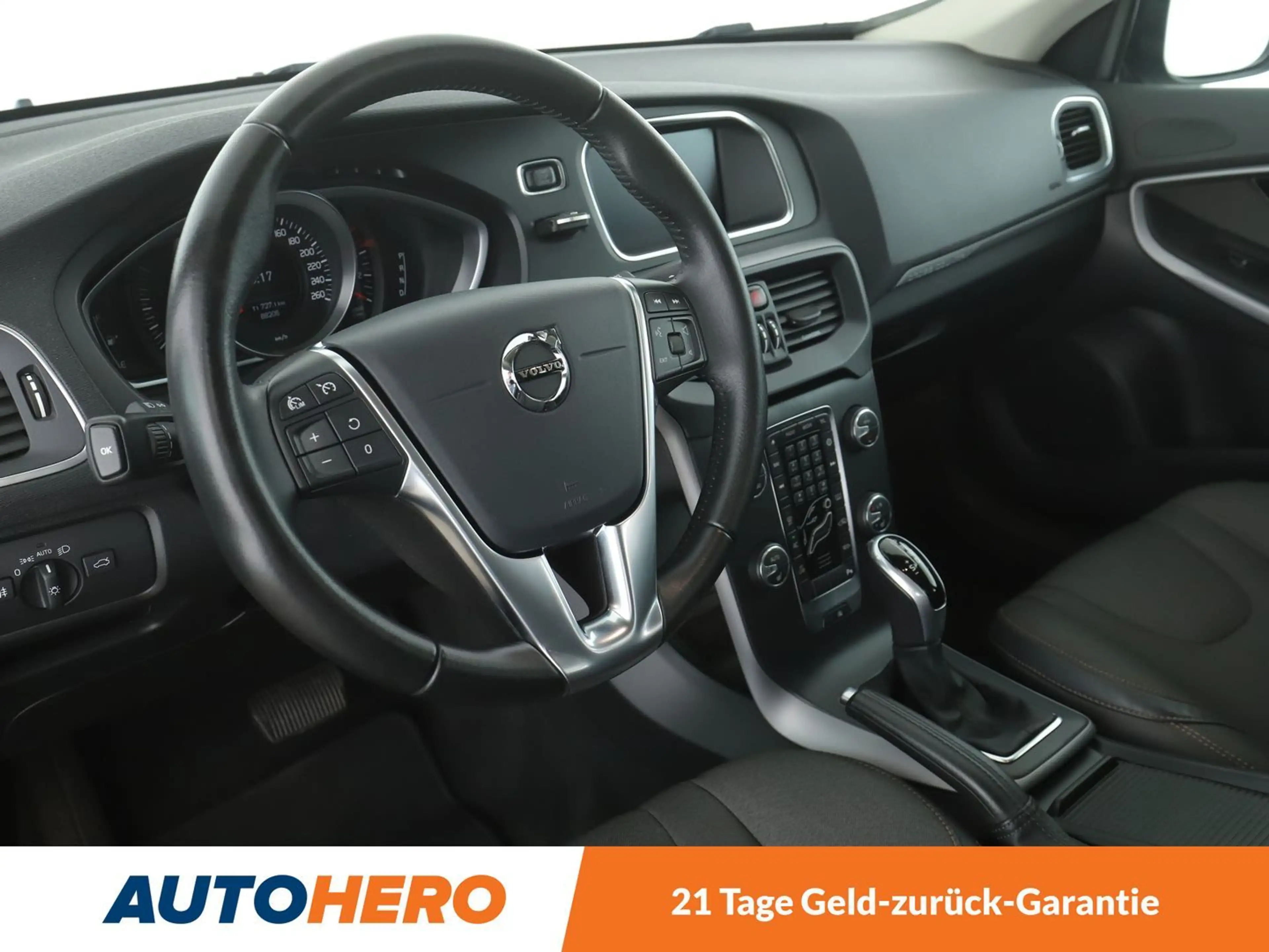 Volvo V40 Cross Country 2.0 D3 Plus Aut.*NAVI*LED*TEMPO*CAM*PDC*SHZ* — photo 11