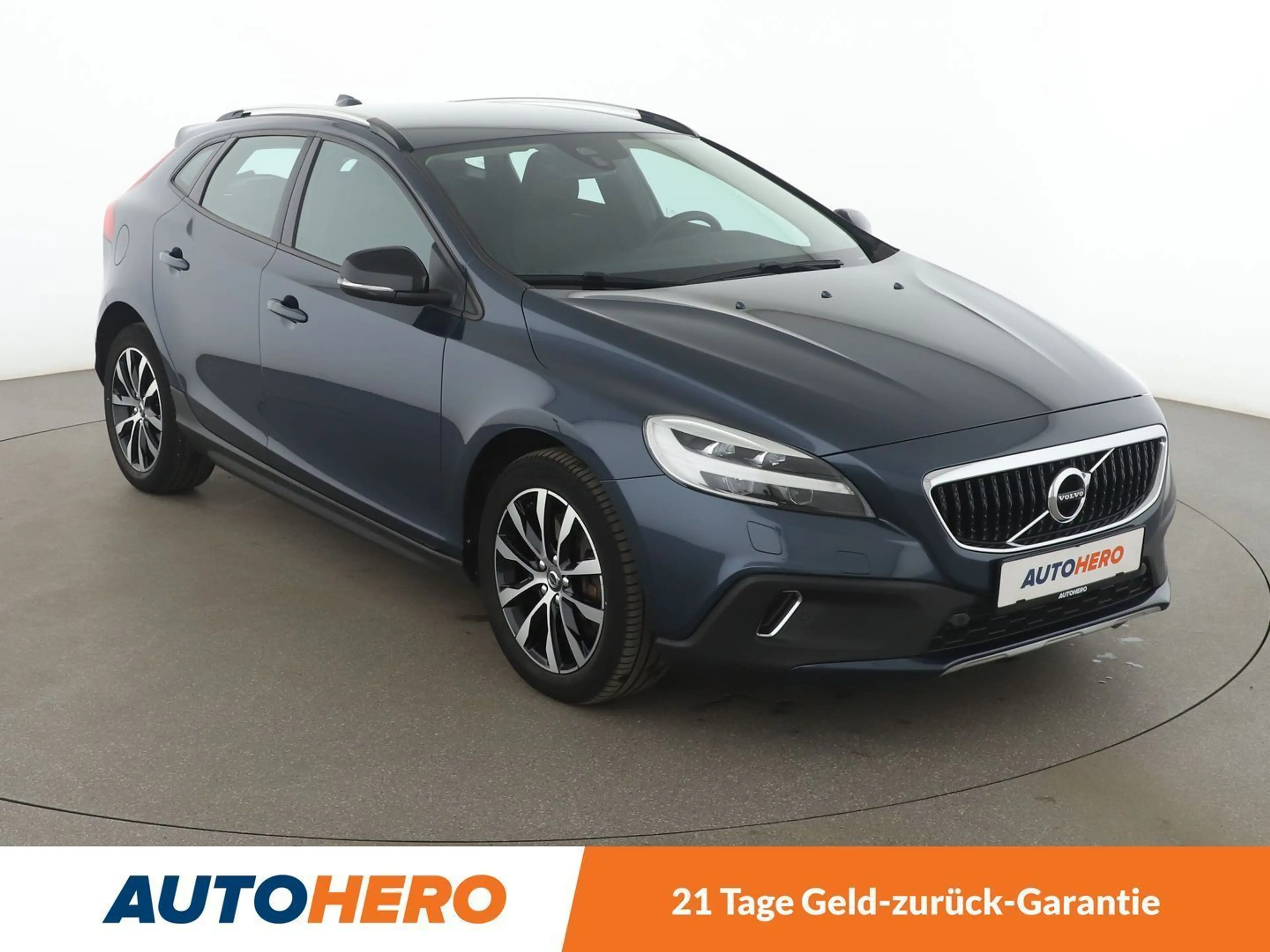 Volvo V40 Cross Country 2.0 D3 Plus Aut.*NAVI*LED*TEMPO*CAM*PDC*SHZ* — photo 8