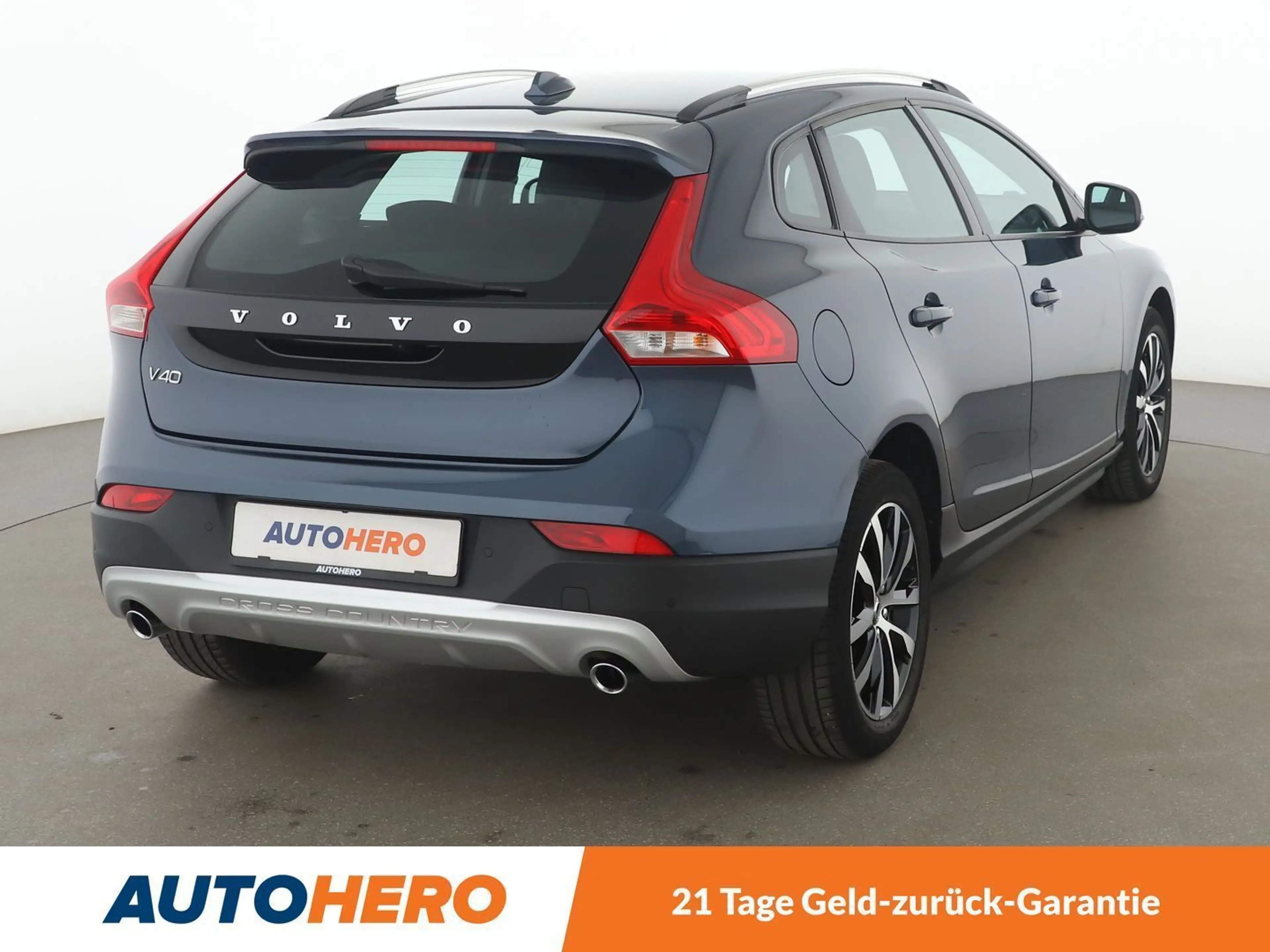 Volvo V40 Cross Country 2.0 D3 Plus Aut.*NAVI*LED*TEMPO*CAM*PDC*SHZ* — photo 6