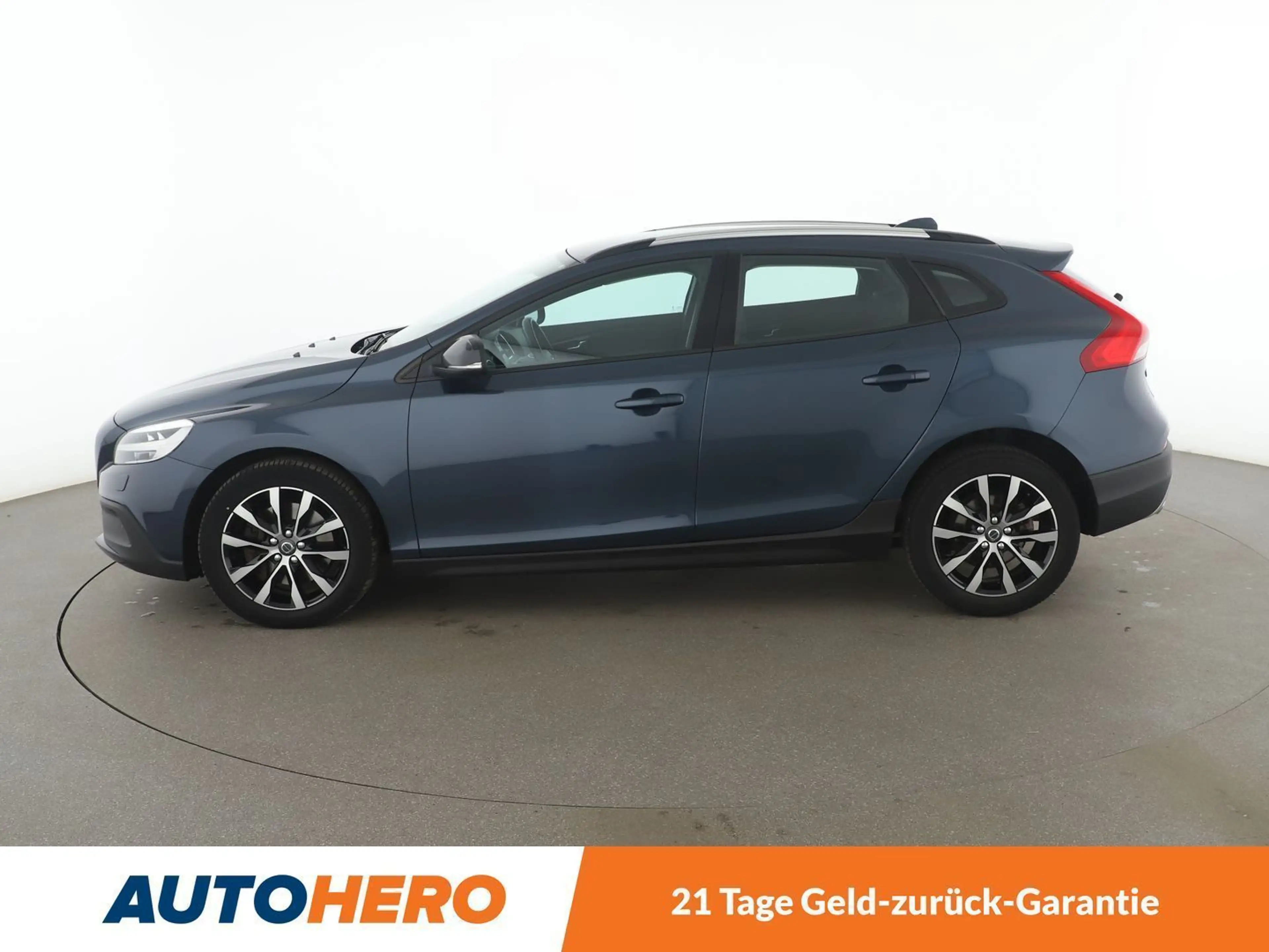Volvo V40 Cross Country 2.0 D3 Plus Aut.*NAVI*LED*TEMPO*CAM*PDC*SHZ* — photo 3