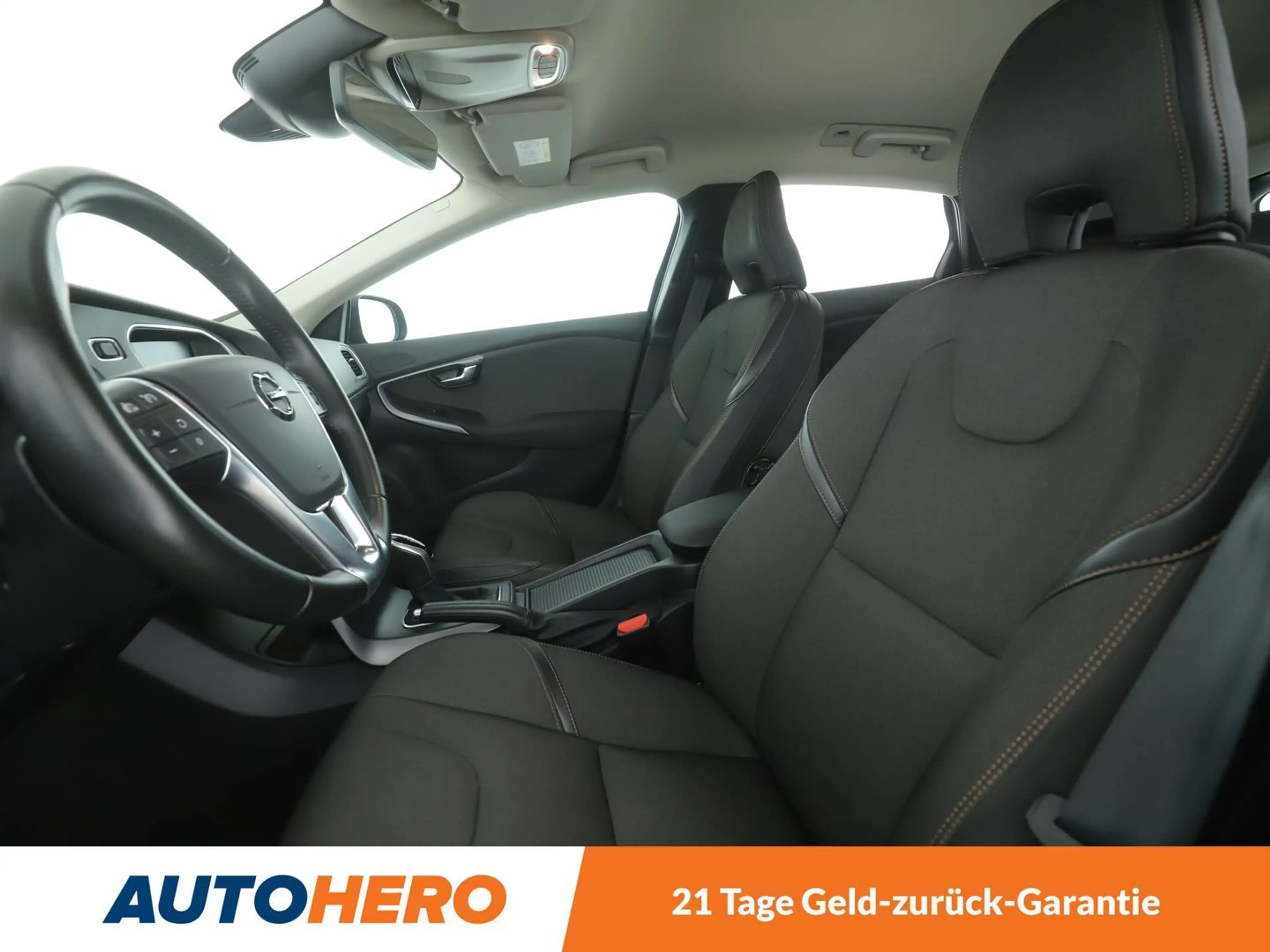Volvo V40 Cross Country 2.0 D3 Plus Aut.*NAVI*LED*TEMPO*CAM*PDC*SHZ* — photo 10