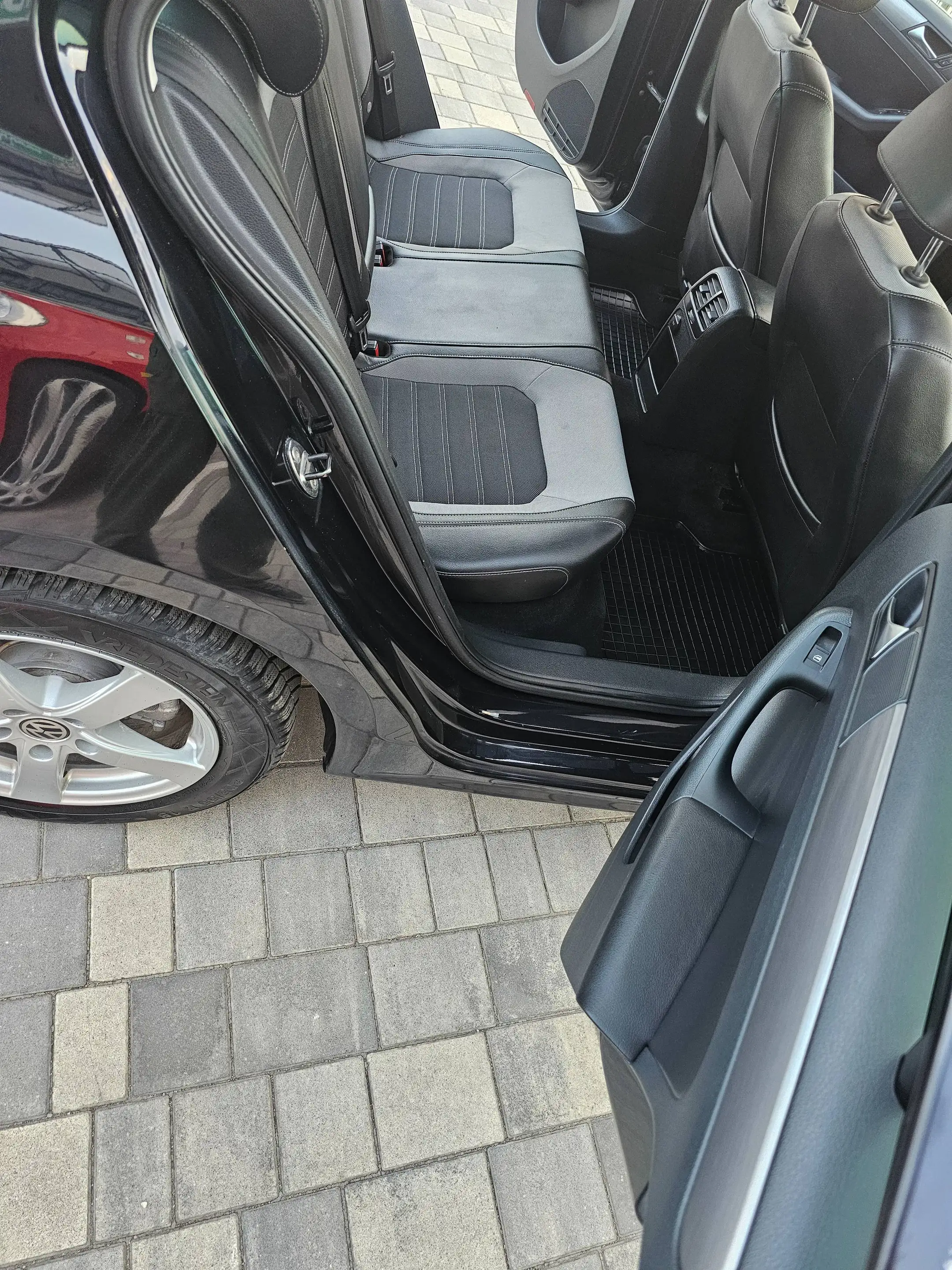 Volkswagen Jetta Jetta 1.6 TDI Highline — photo 14