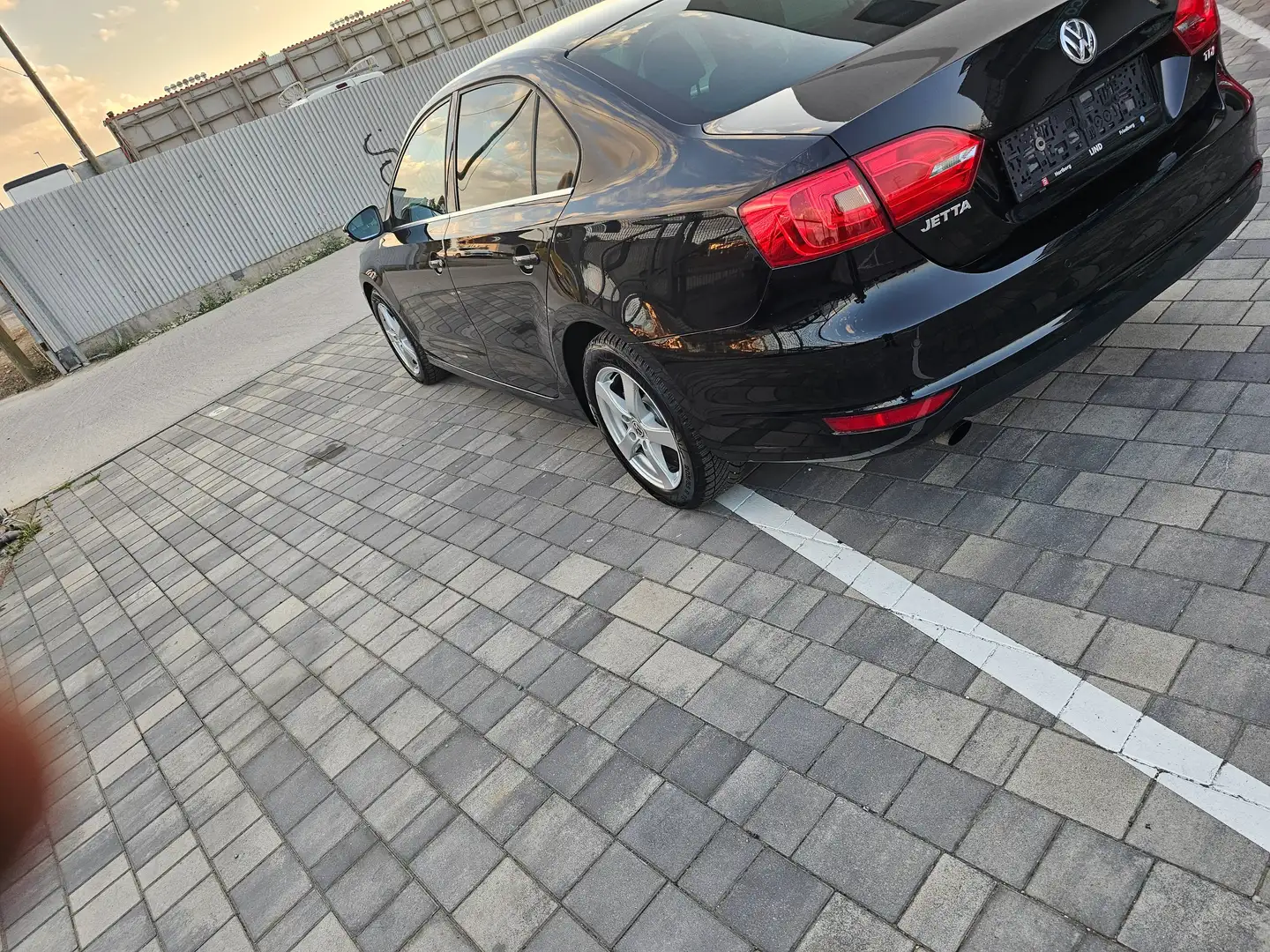 Volkswagen Jetta Jetta 1.6 TDI Highline Schwarz - 1