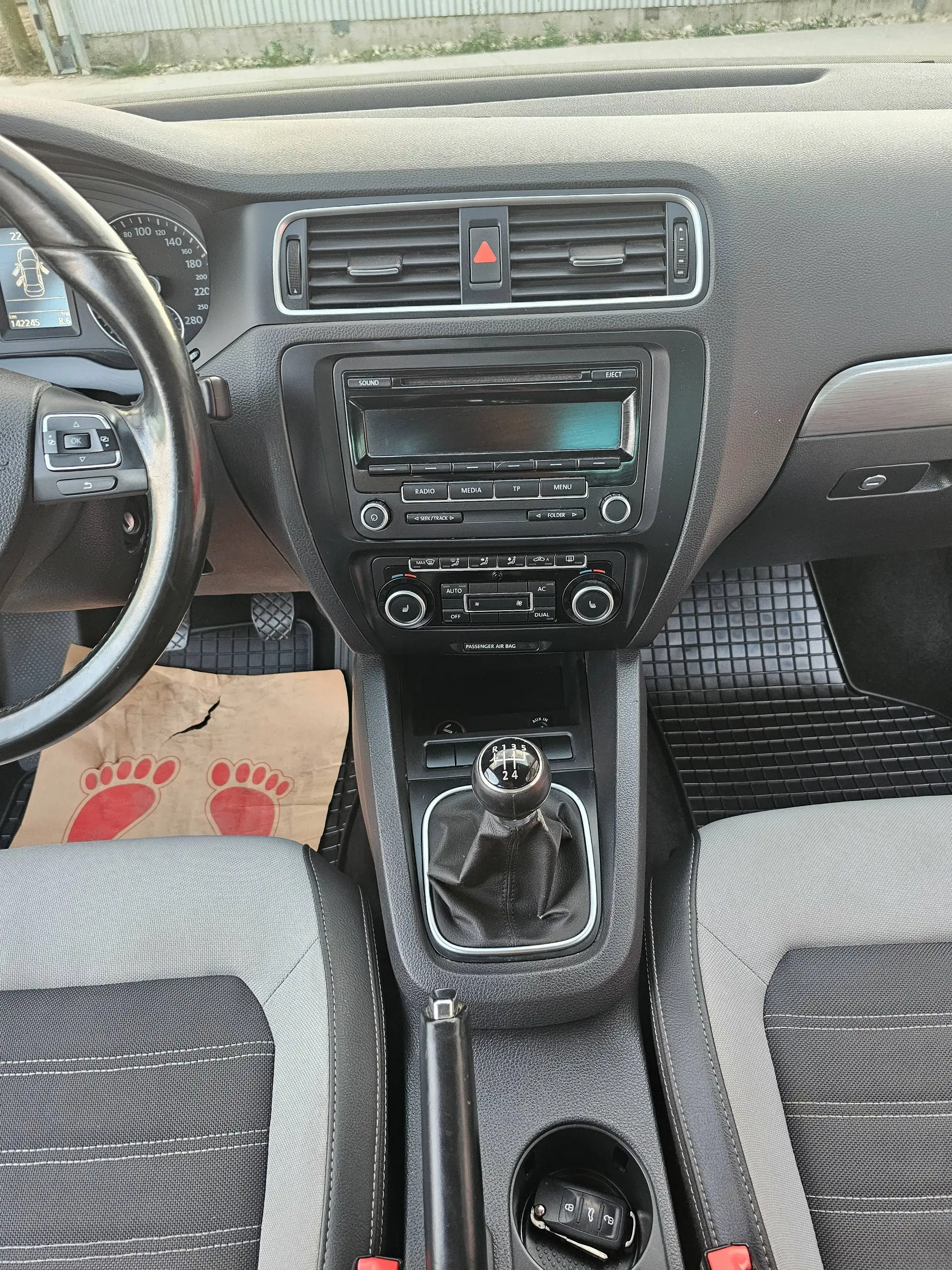 Volkswagen Jetta Jetta 1.6 TDI Highline — photo 6