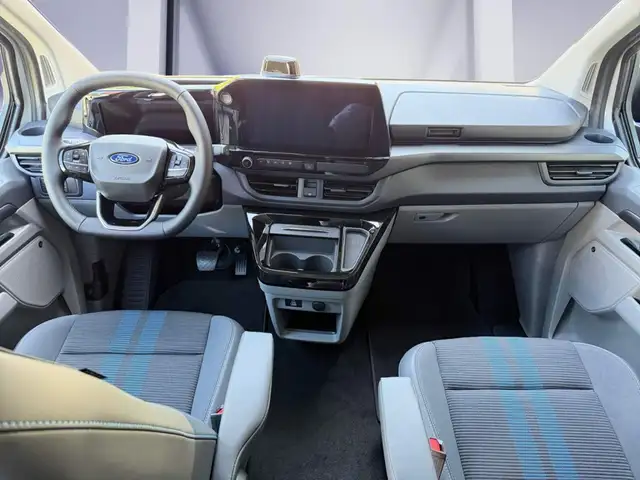 Ford Tourneo Custom view 10