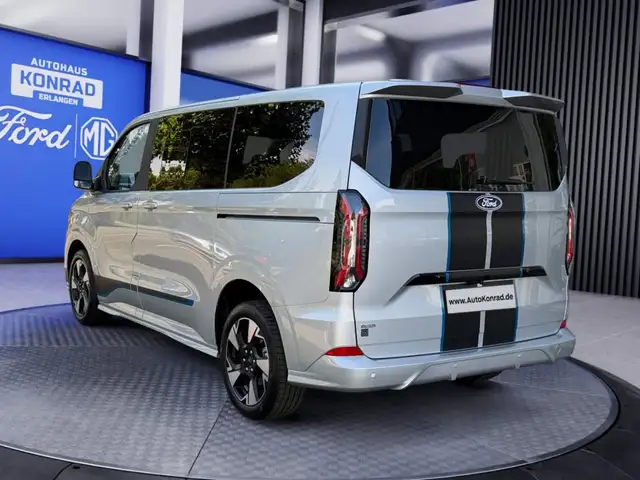 Ford Tourneo Custom view 4