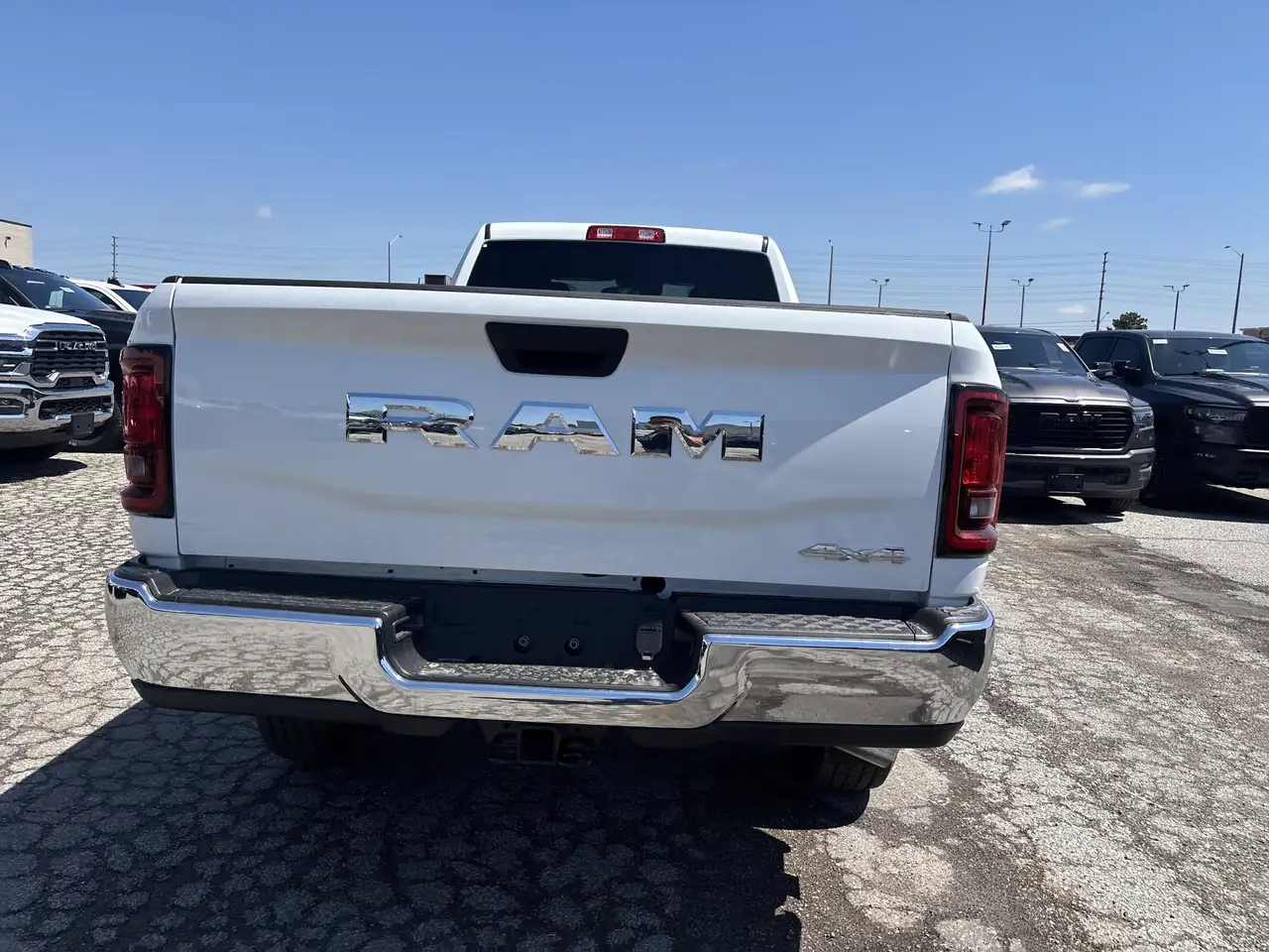 RAM 3500 снимка RAM 3500
