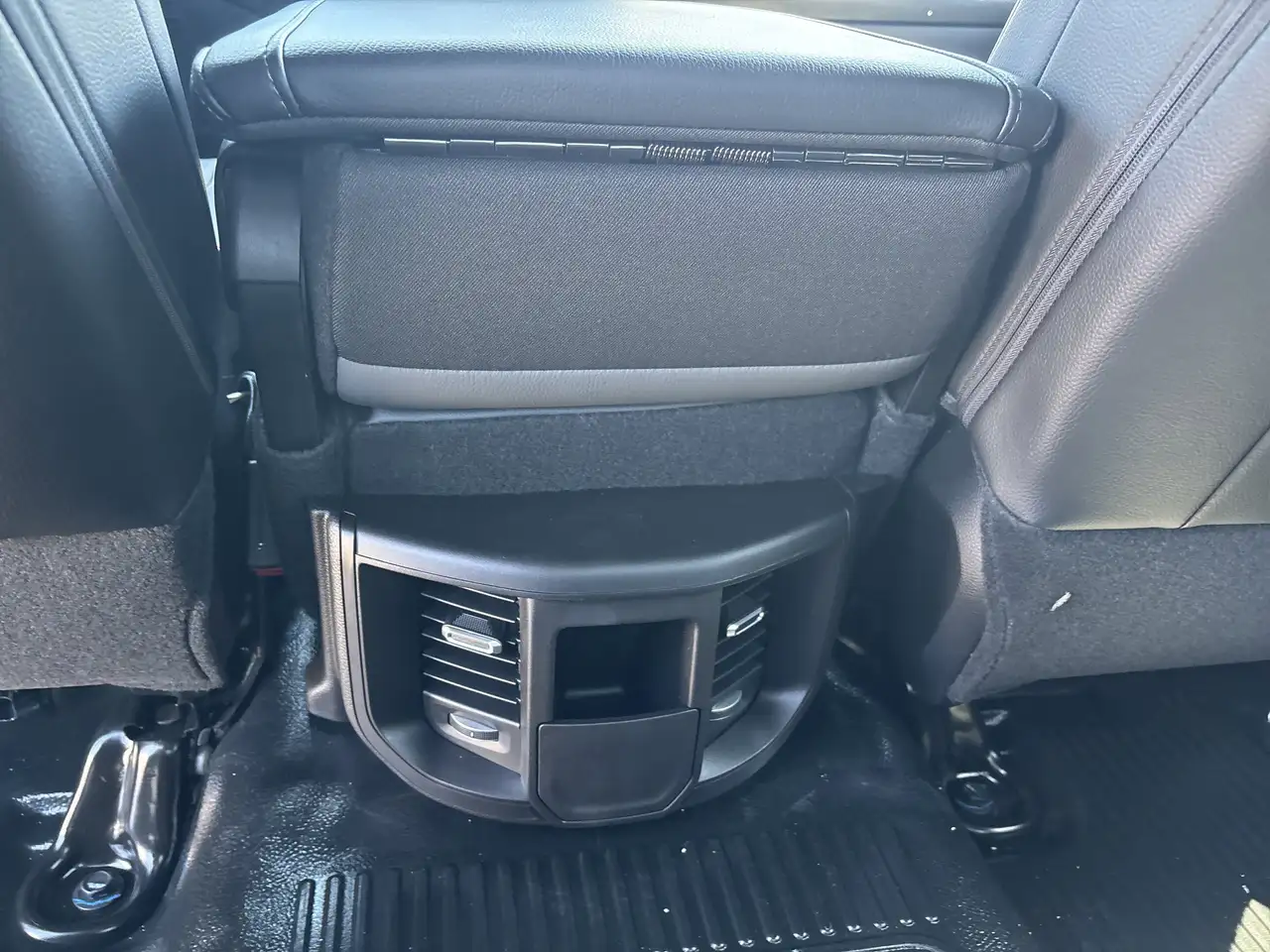 RAM 3500 снимка RAM 3500
