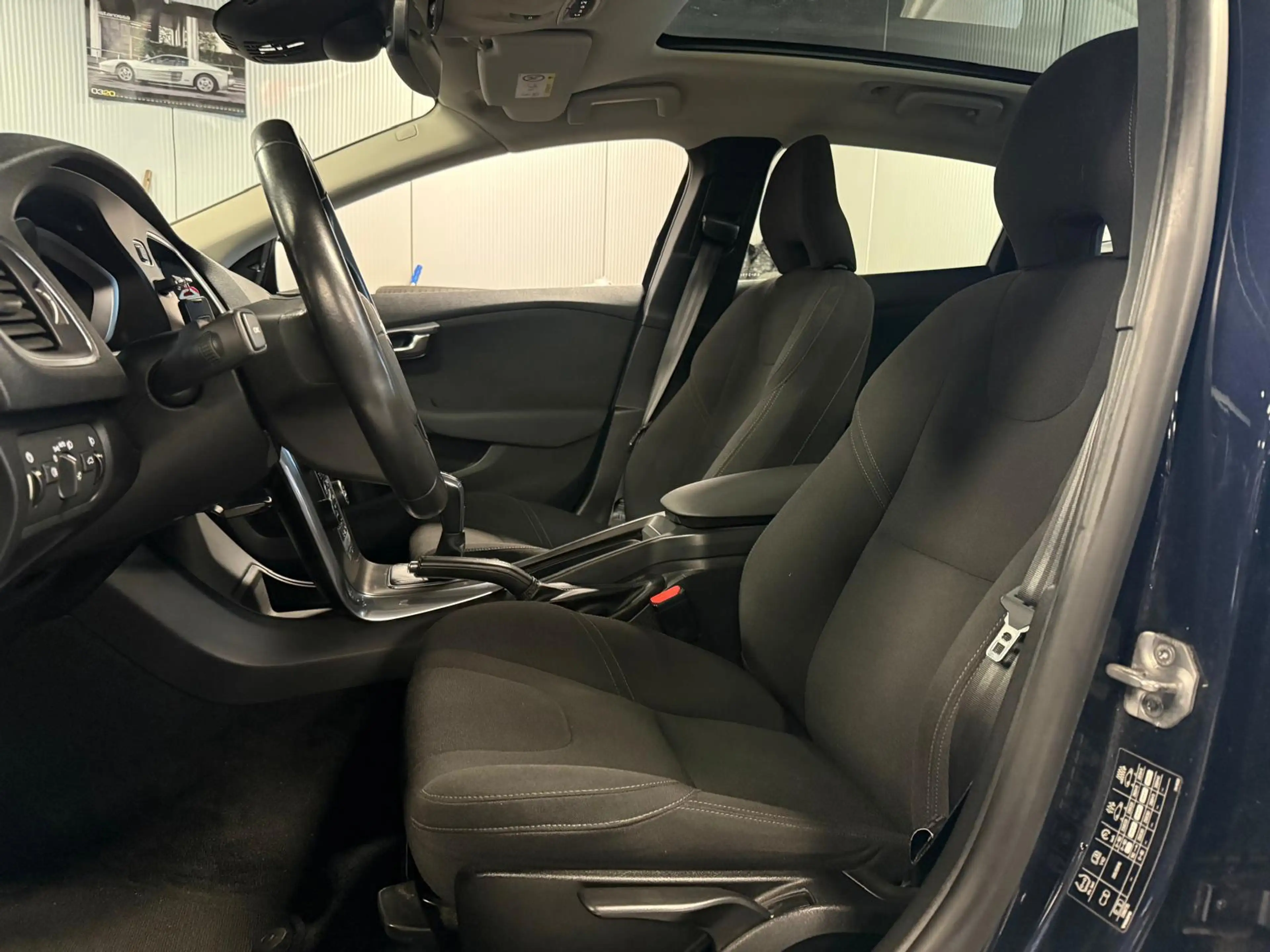 Volvo V40 2.0 D2 Kinetic Business | Panoramadak | Navigatie — photo 15