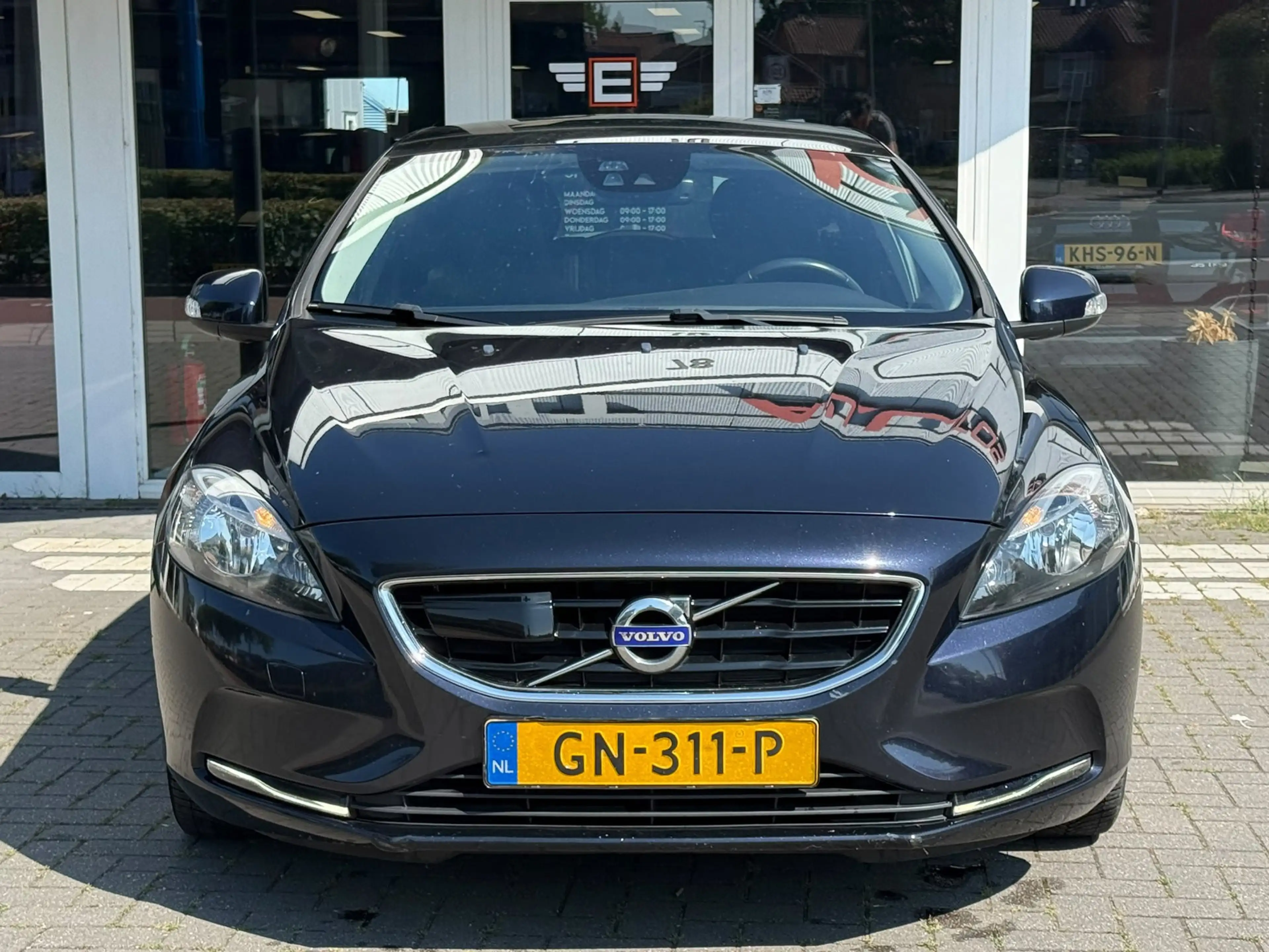 Volvo V40 2.0 D2 Kinetic Business | Panoramadak | Navigatie — photo 2