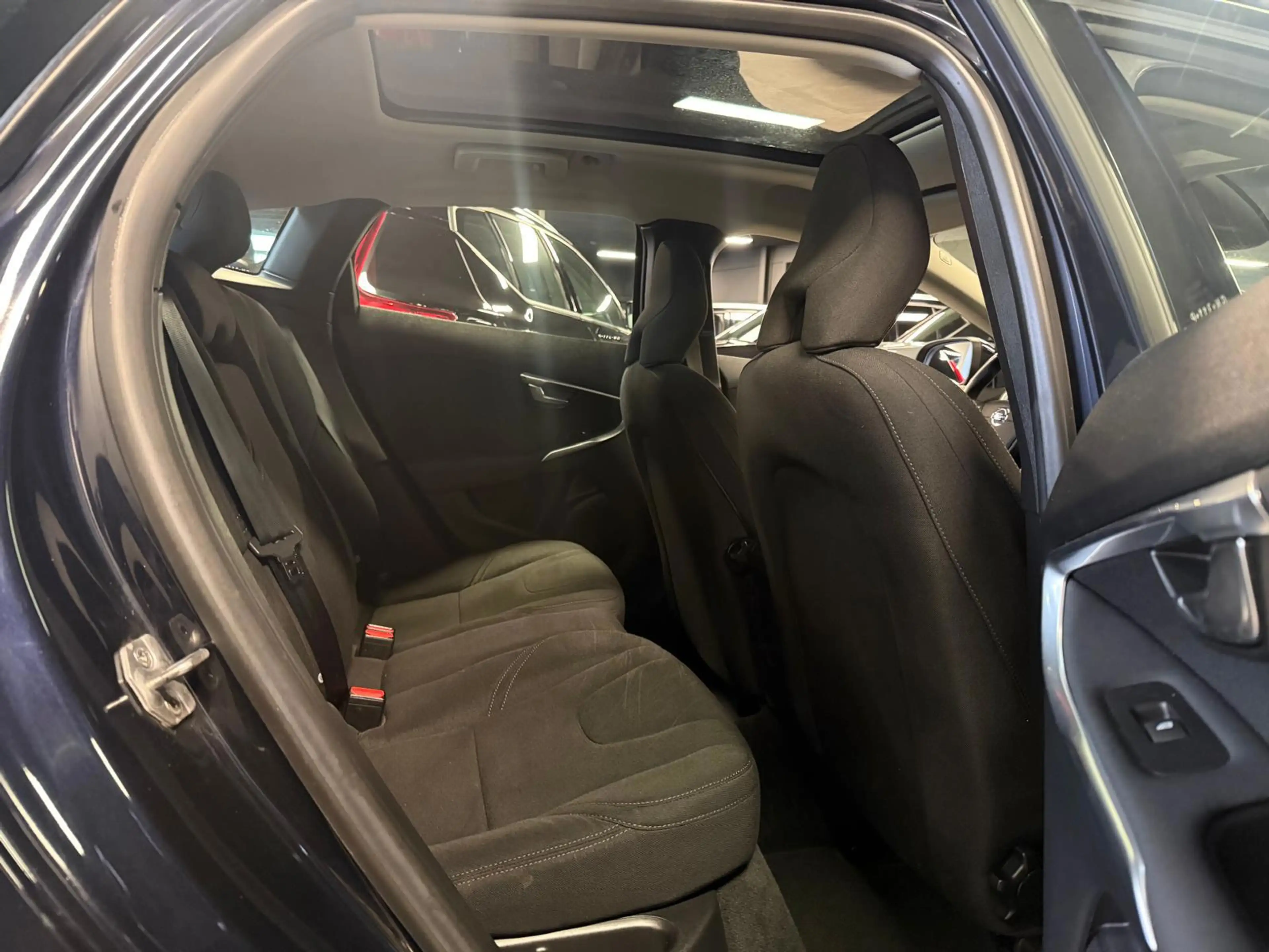 Volvo V40 2.0 D2 Kinetic Business | Panoramadak | Navigatie — photo 12