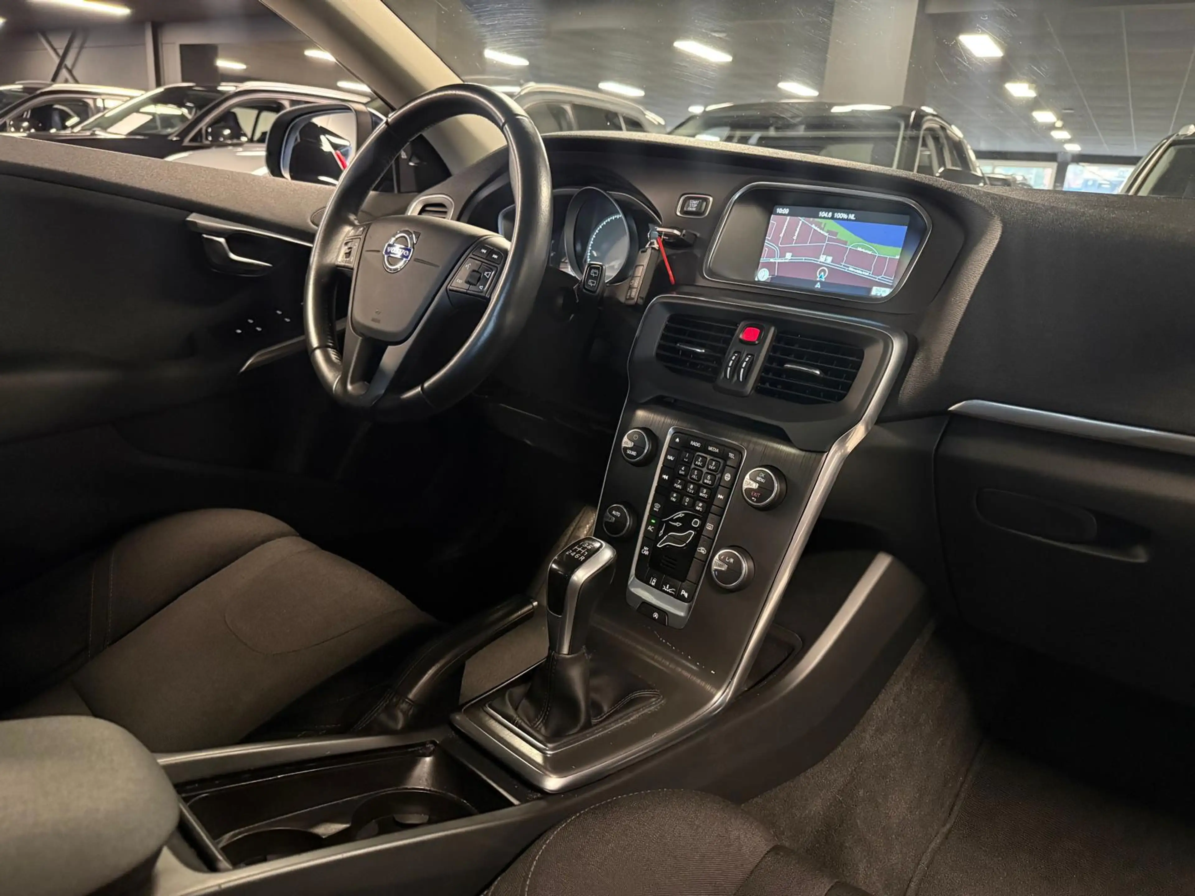 Volvo V40 2.0 D2 Kinetic Business | Panoramadak | Navigatie — photo 10