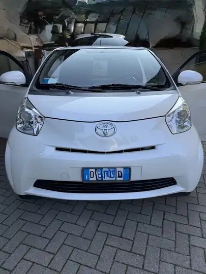 Toyota iQ 1.0 cvt (multidrive)