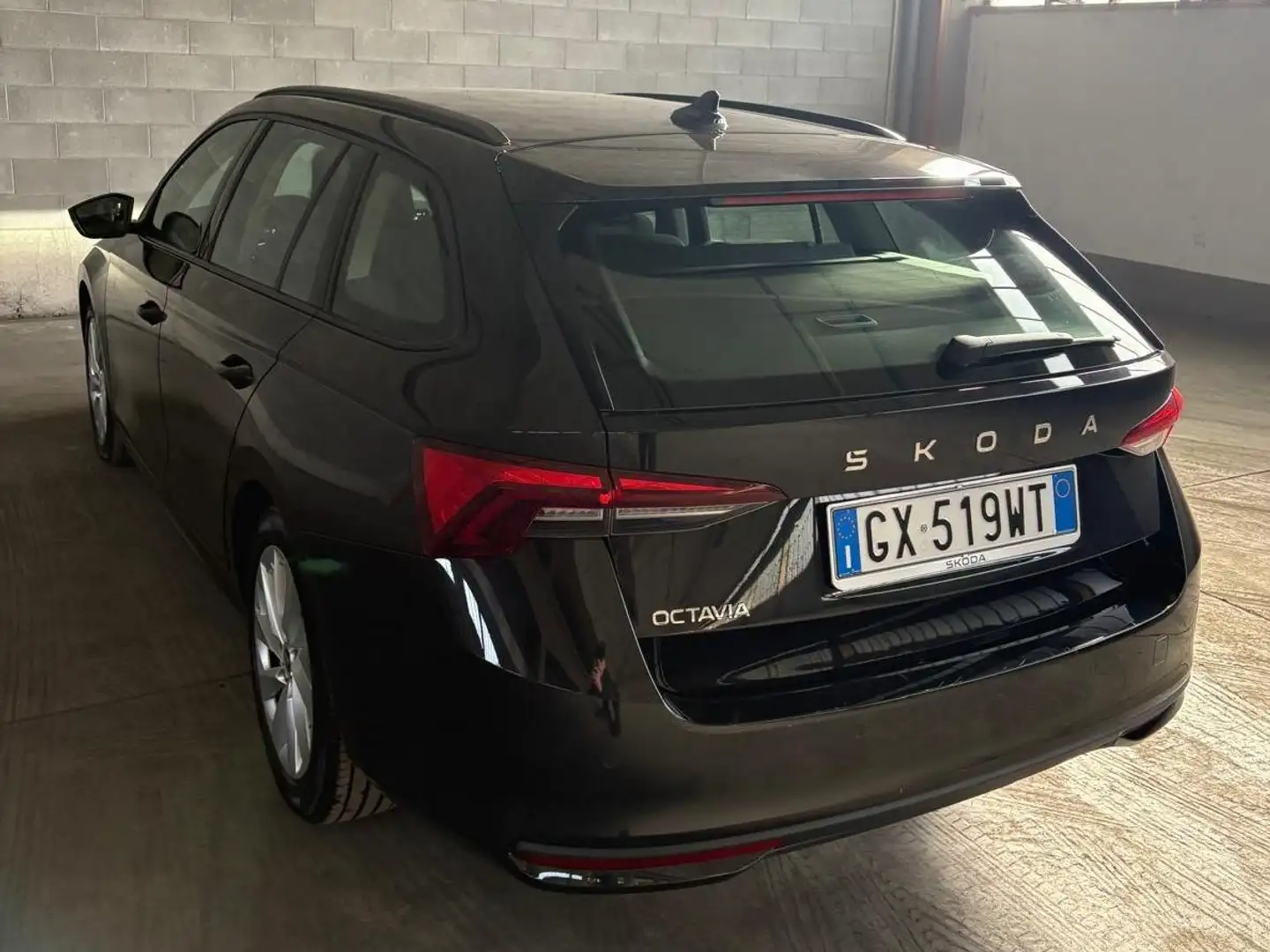 Skoda Octavia Octavia Wagon Wagon 2.0 tdi Selection 150cv dsg Noir - 2