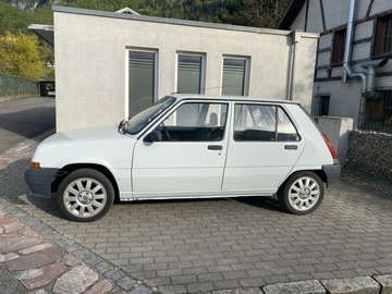 R Super 5 Five