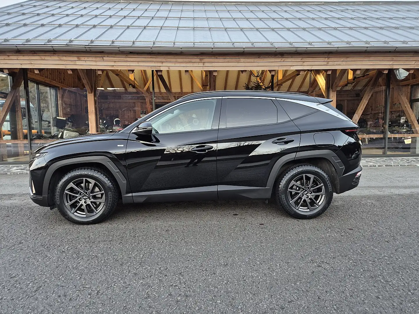 Hyundai TUCSON Tucson 1,6 T-GDI 2WD 48V Trend Line DCT Schwarz - 2