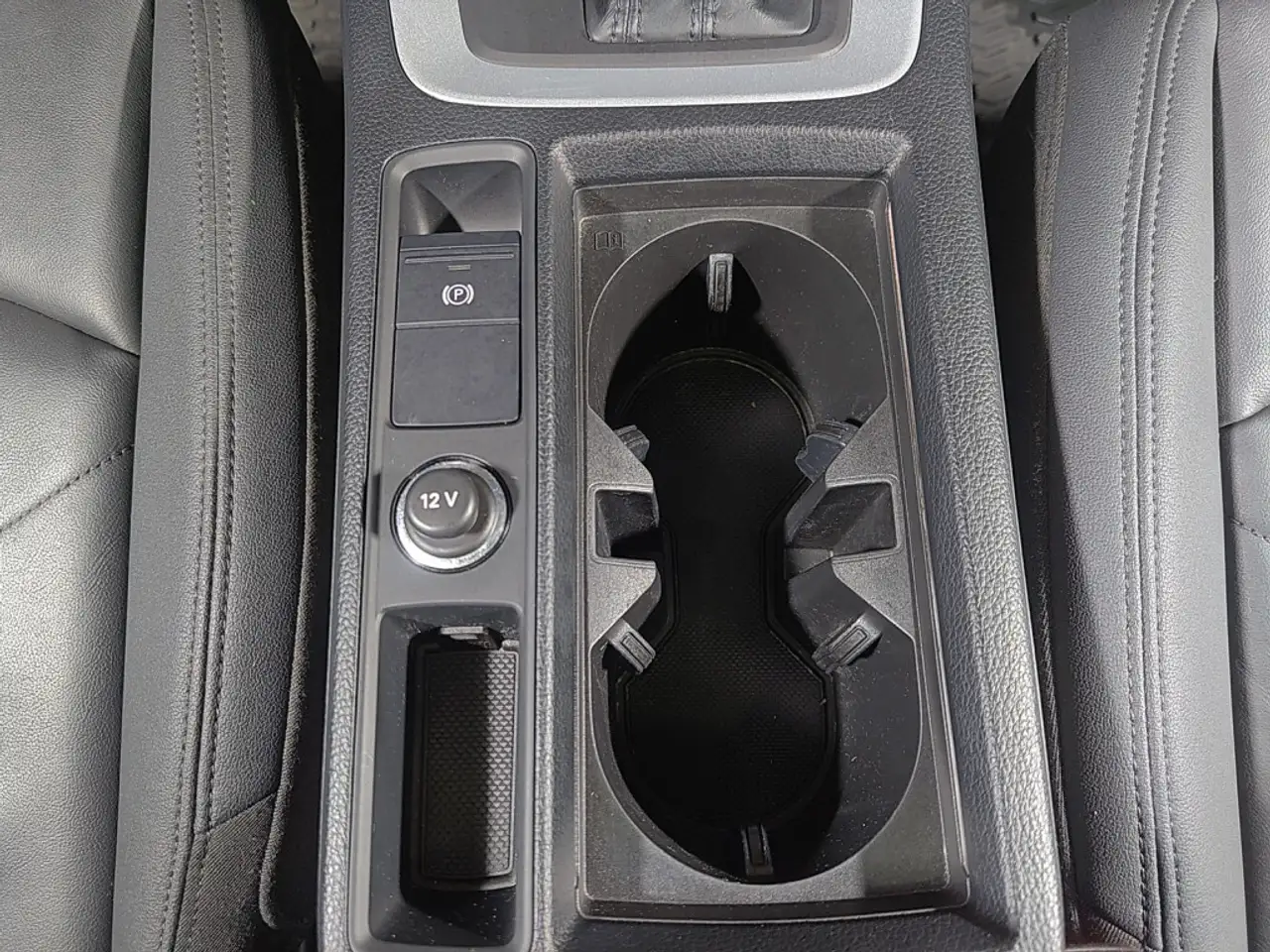 Audi Q3 снимка Audi Q3