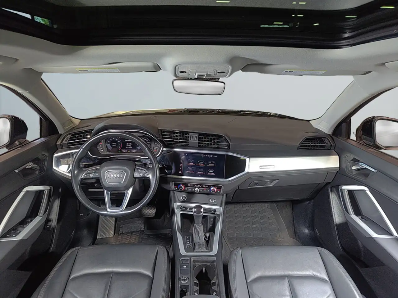 Audi Q3 снимка Audi Q3